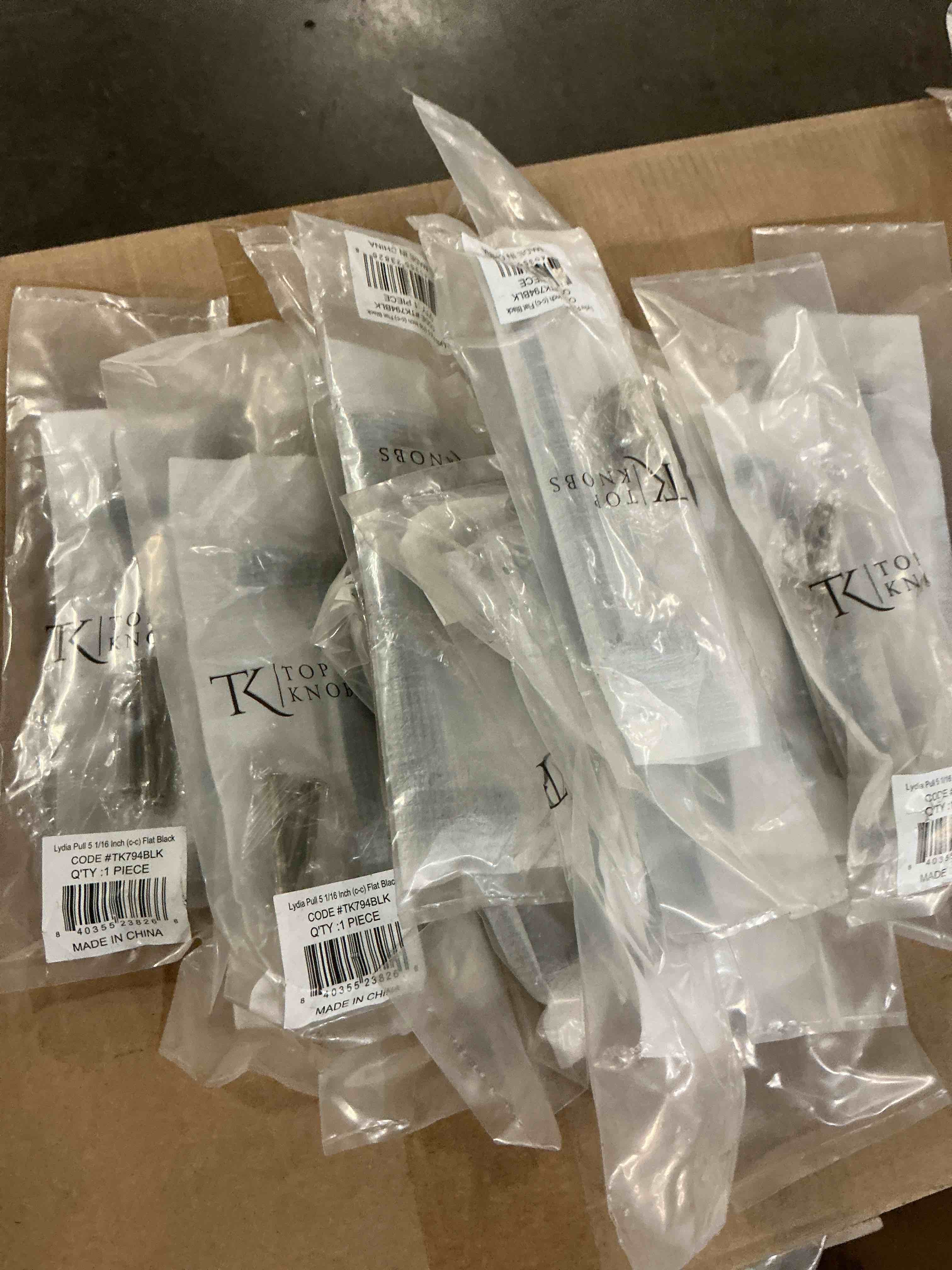 Condition photo showing Good Condition for top knobs tk794blk serene collection 5-1/16" lydia pull, flat black 6 pcs 