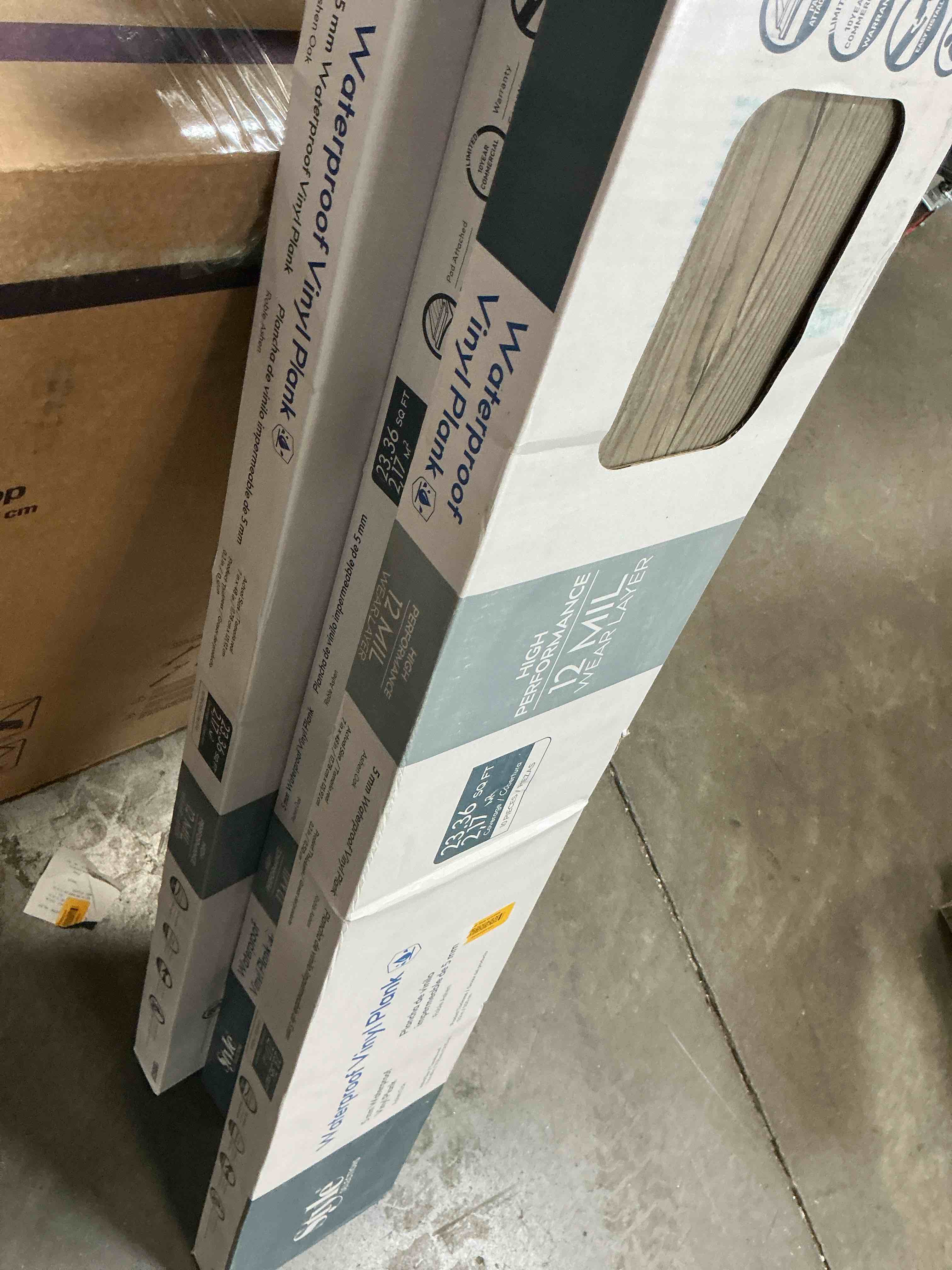https://s3.amazonaws.com/lotting-images-prod/bidfta/BRN5012813_1777893215755.jpeg
