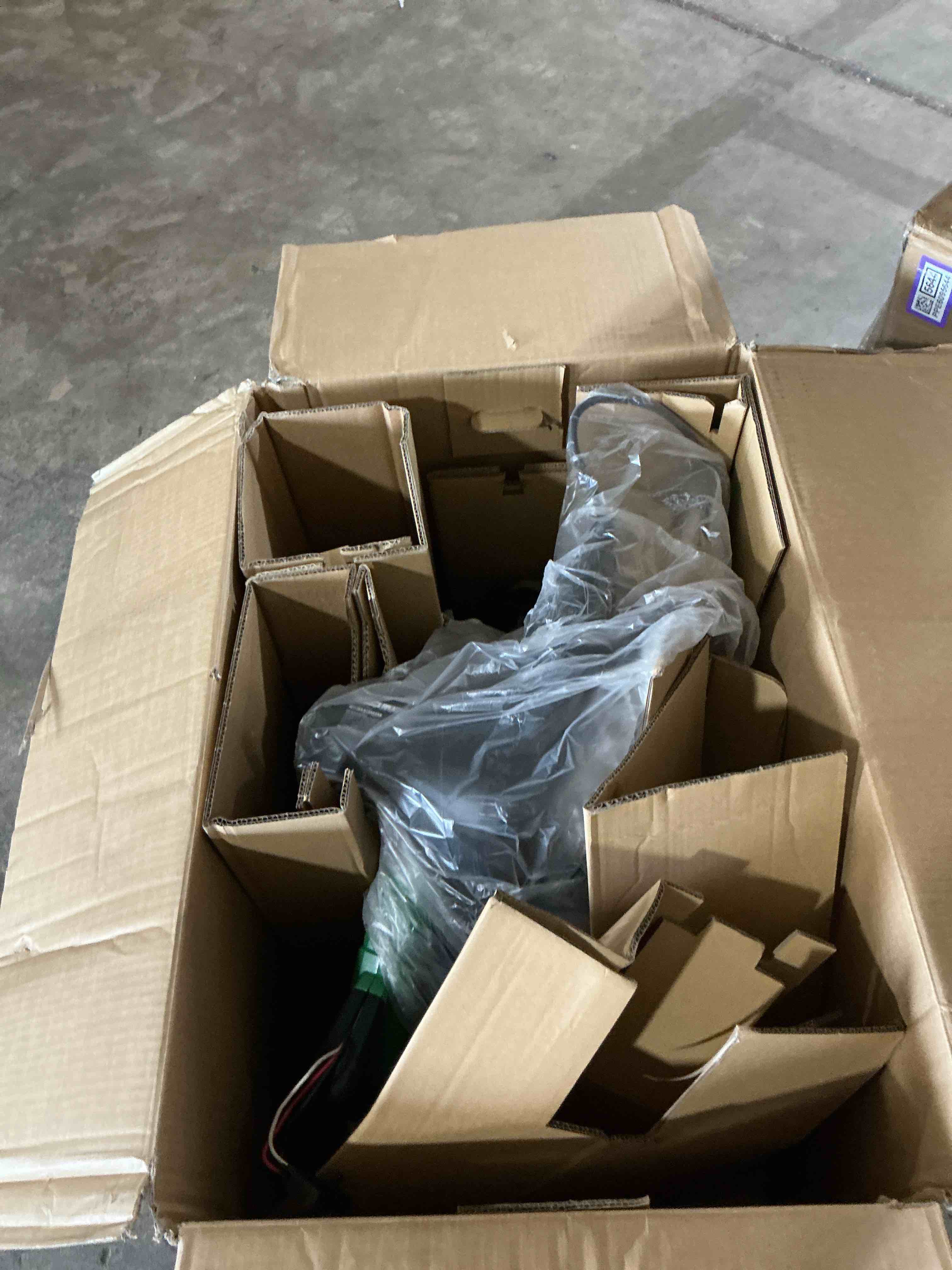 https://s3.amazonaws.com/lotting-images-prod/bidfta/BRN5017280_1777647395028.jpeg