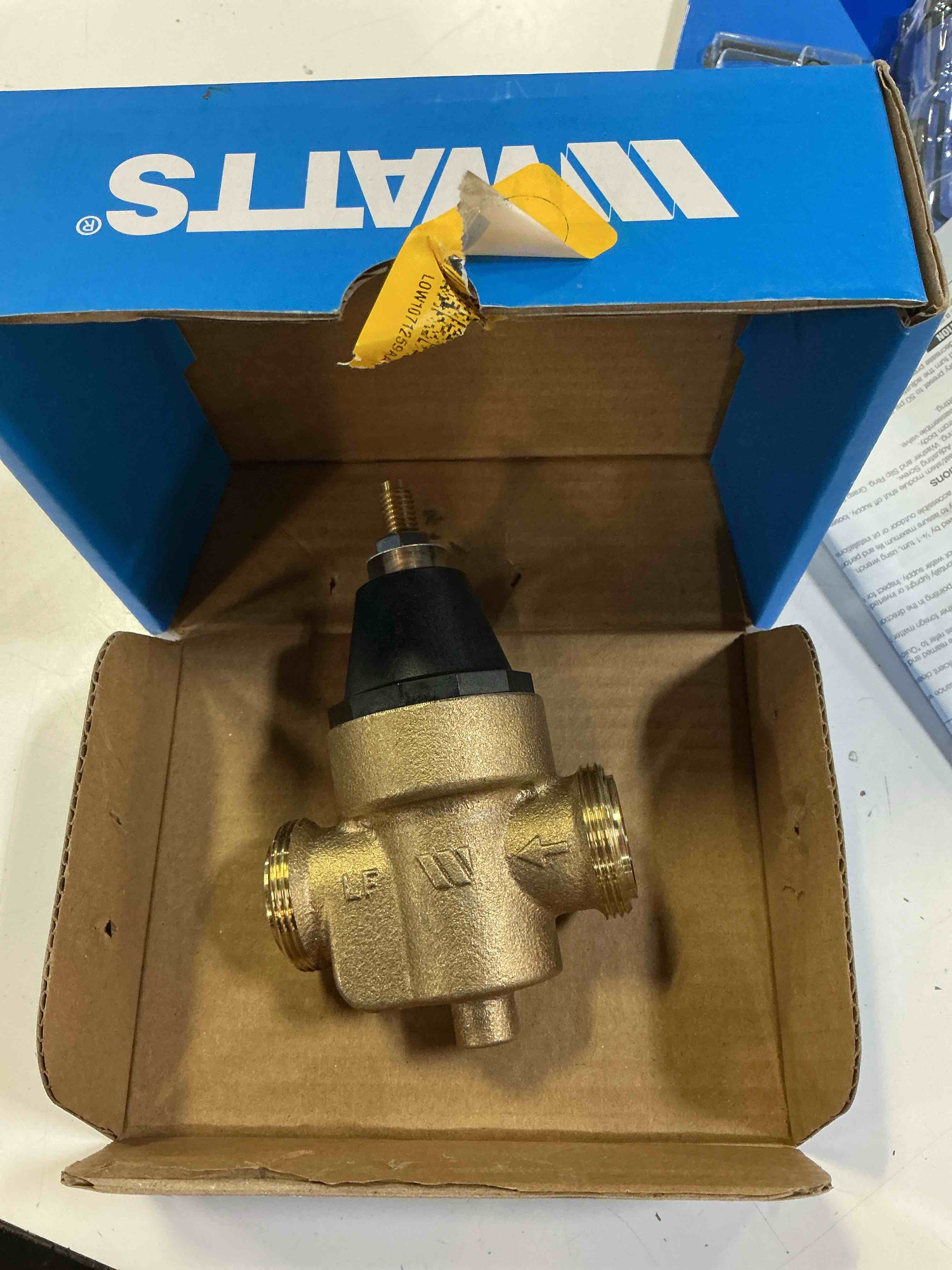 Condition photo showing Good Condition for watts brass & tubular 123715 0.75 in. water pressure reducing valve