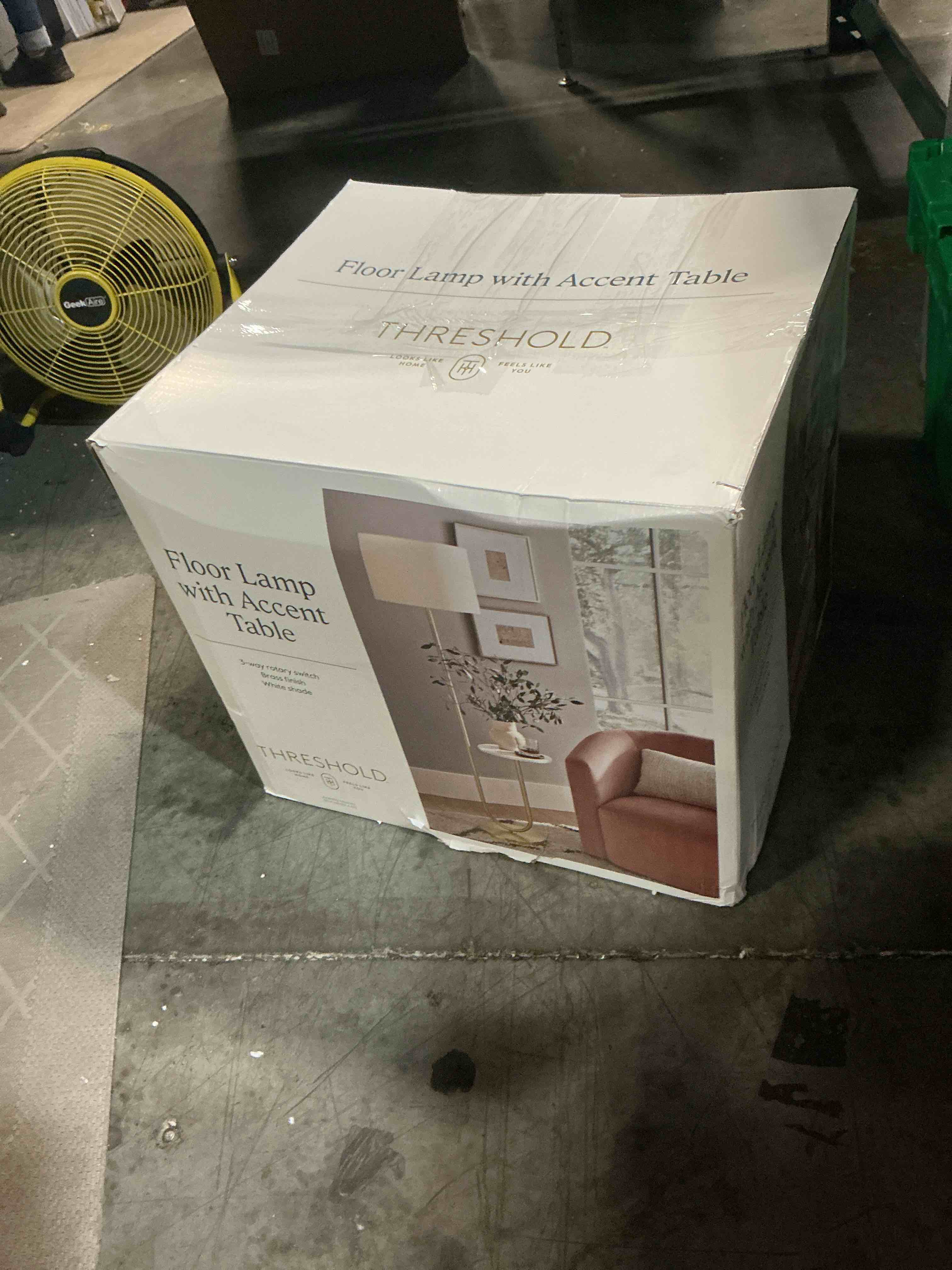 https://s3.amazonaws.com/lotting-images-prod/bidfta/BRN5025336_1777550873455.jpeg
