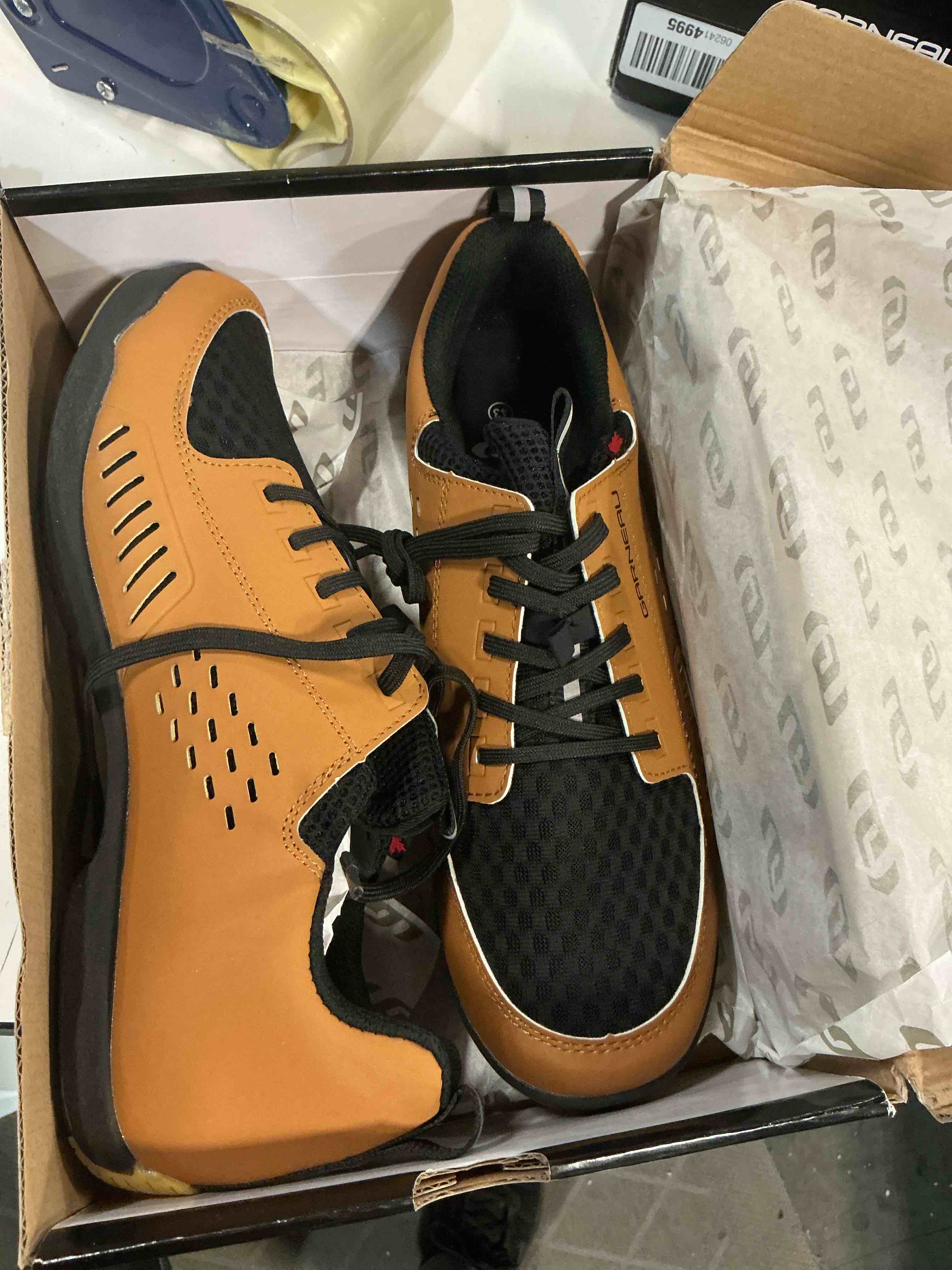 Condition photo showing New/Like New for mens deville size 9