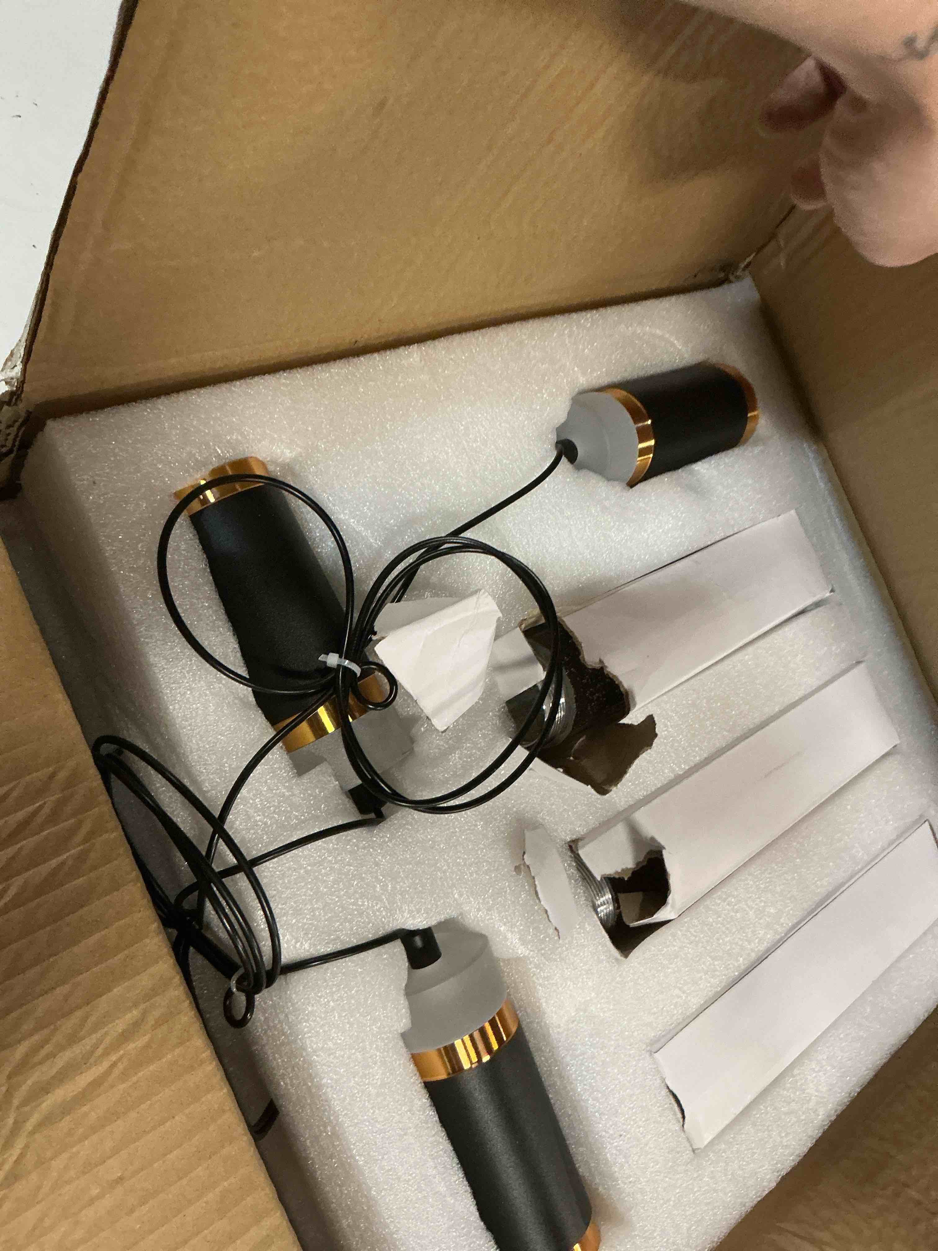 https://s3.amazonaws.com/lotting-images-prod/bidfta/BRN5025503_1777571573582.jpeg
