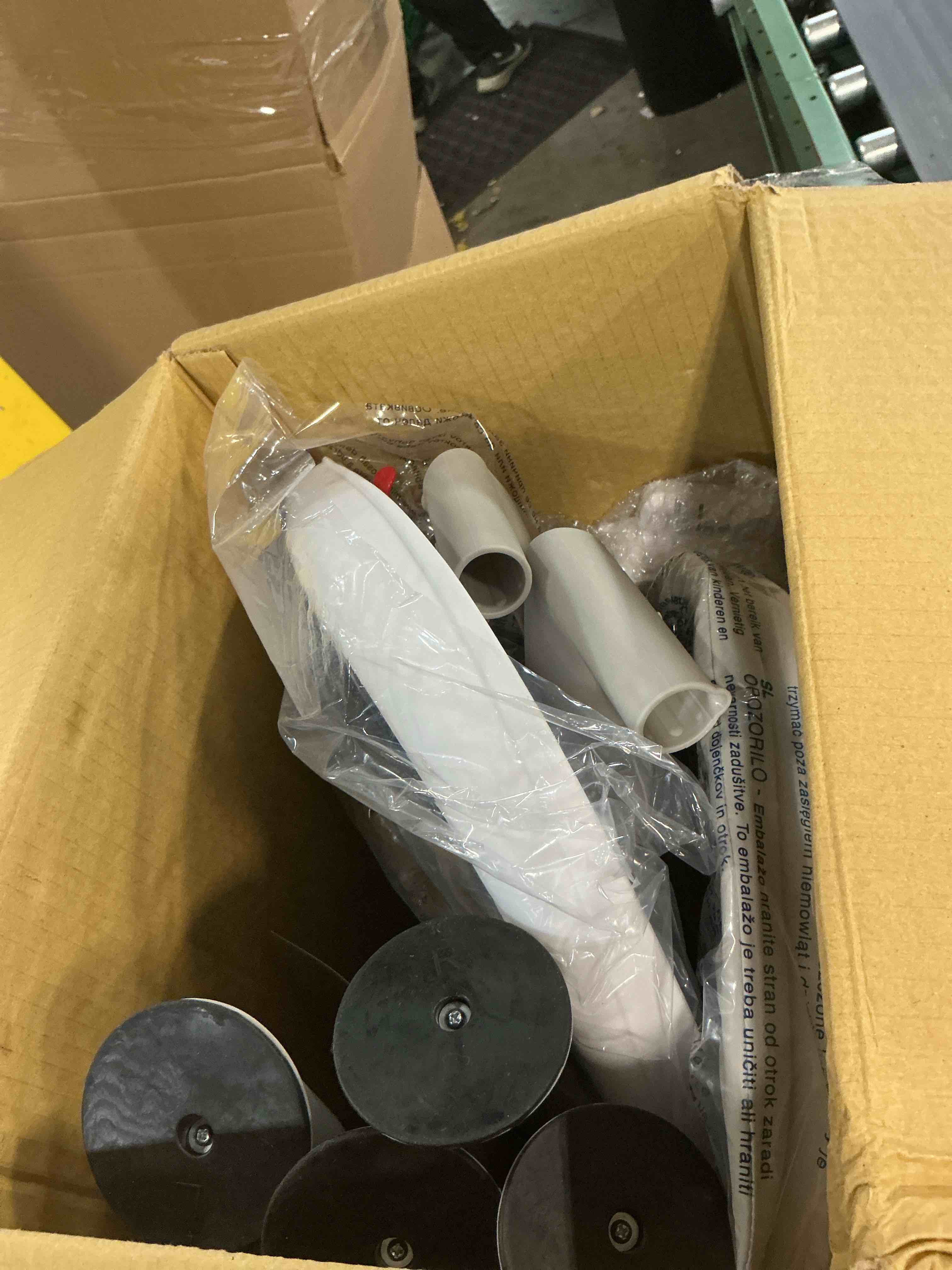 https://s3.amazonaws.com/lotting-images-prod/bidfta/BRN5025509_1777573651285.jpeg