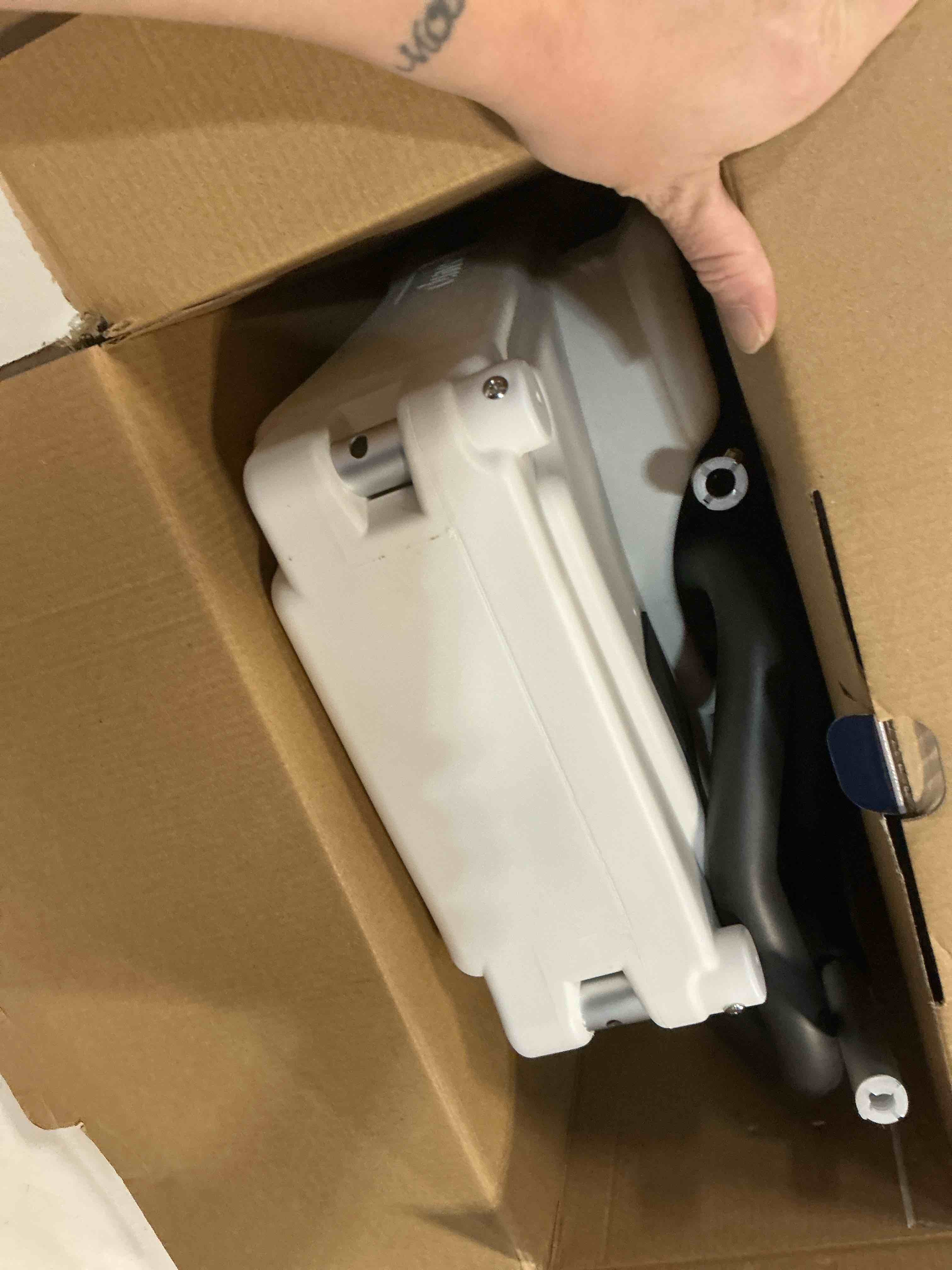 https://s3.amazonaws.com/lotting-images-prod/bidfta/BRN5025516_1777574234583.jpeg