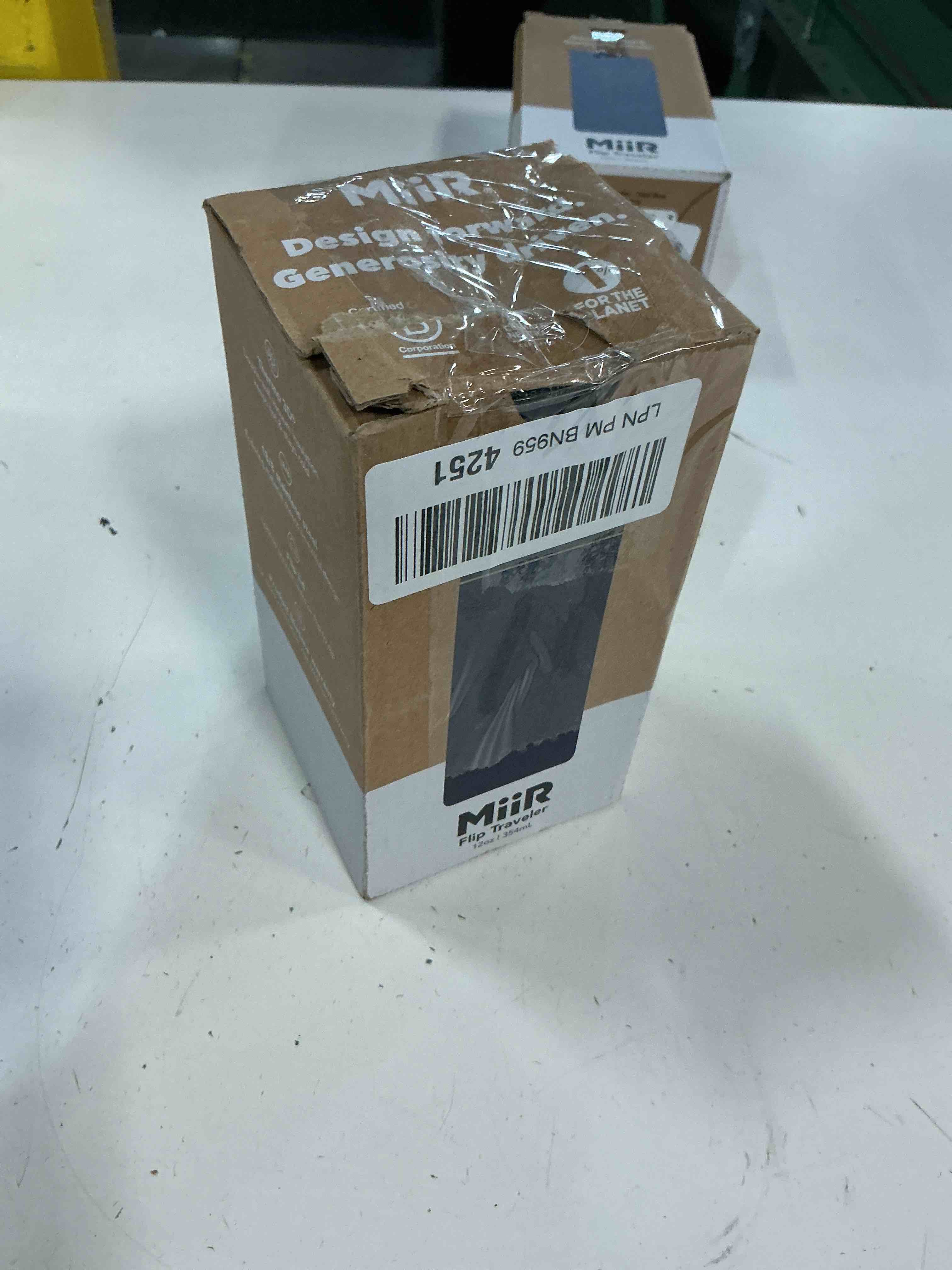 https://s3.amazonaws.com/lotting-images-prod/bidfta/BRN5025697_1777651162694.jpeg