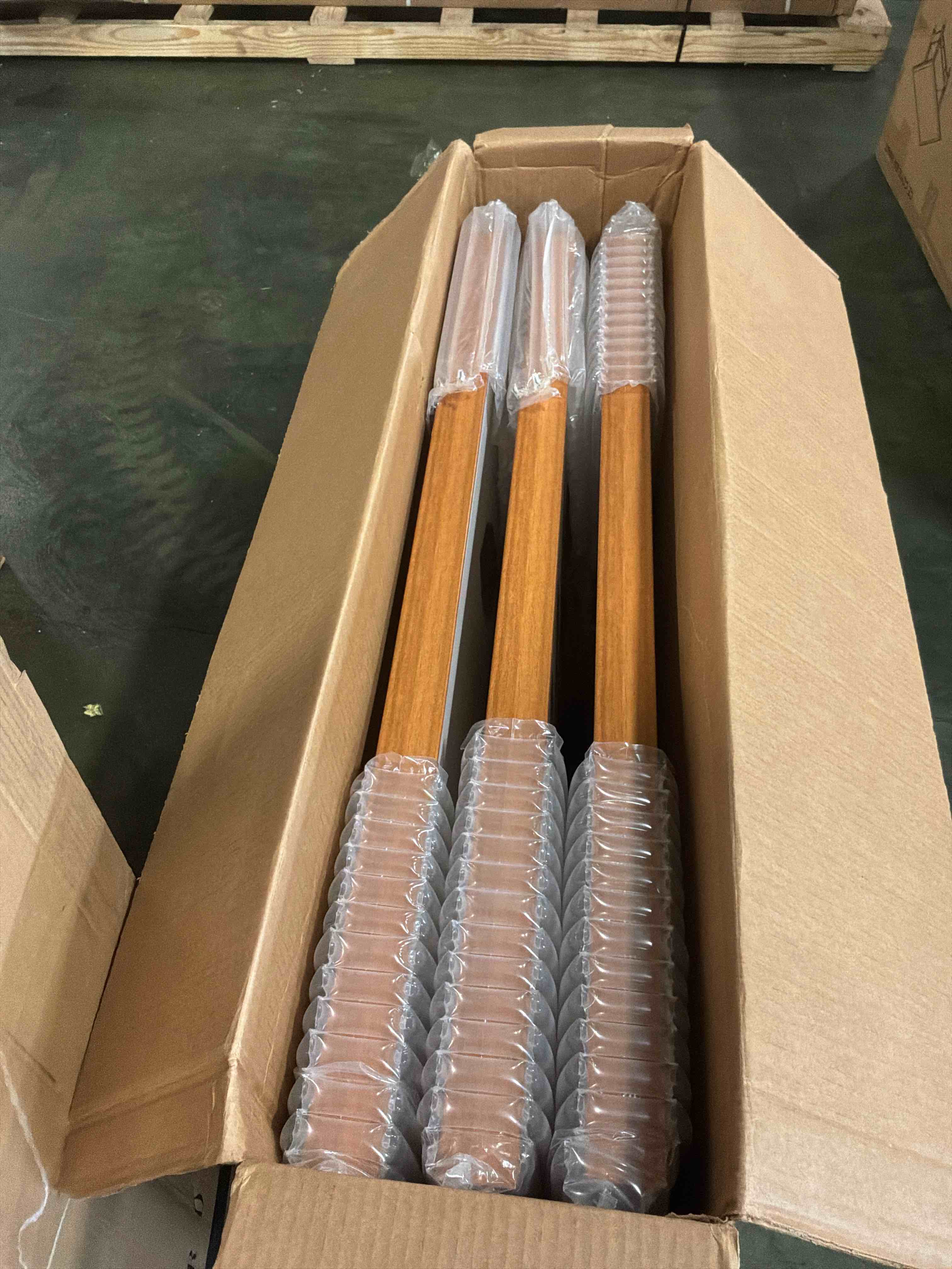 https://s3.amazonaws.com/lotting-images-prod/bidfta/BRN5056327_1779896404496.jpeg