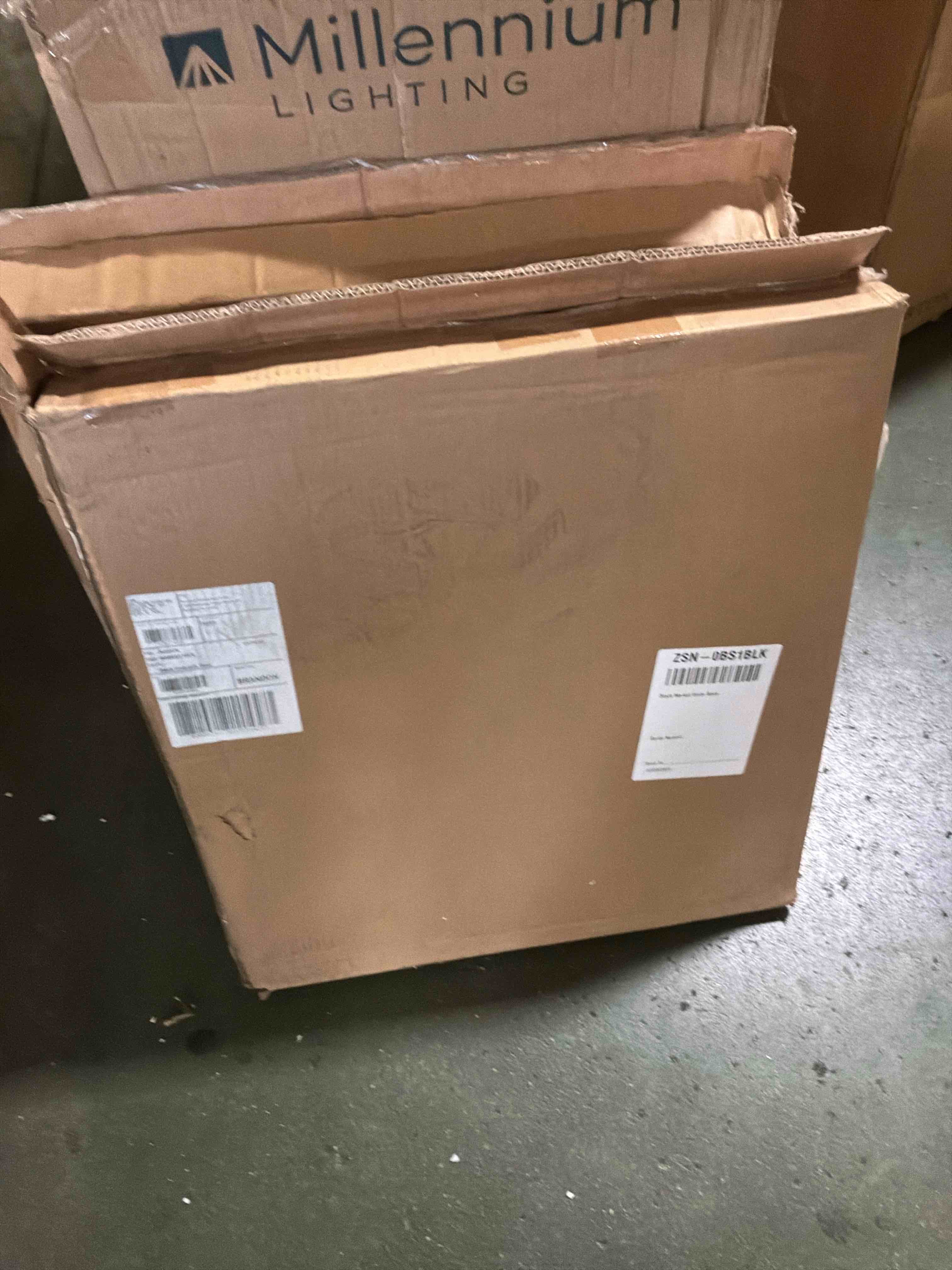 https://s3.amazonaws.com/lotting-images-prod/bidfta/BRN5056331_1779894134312.jpeg