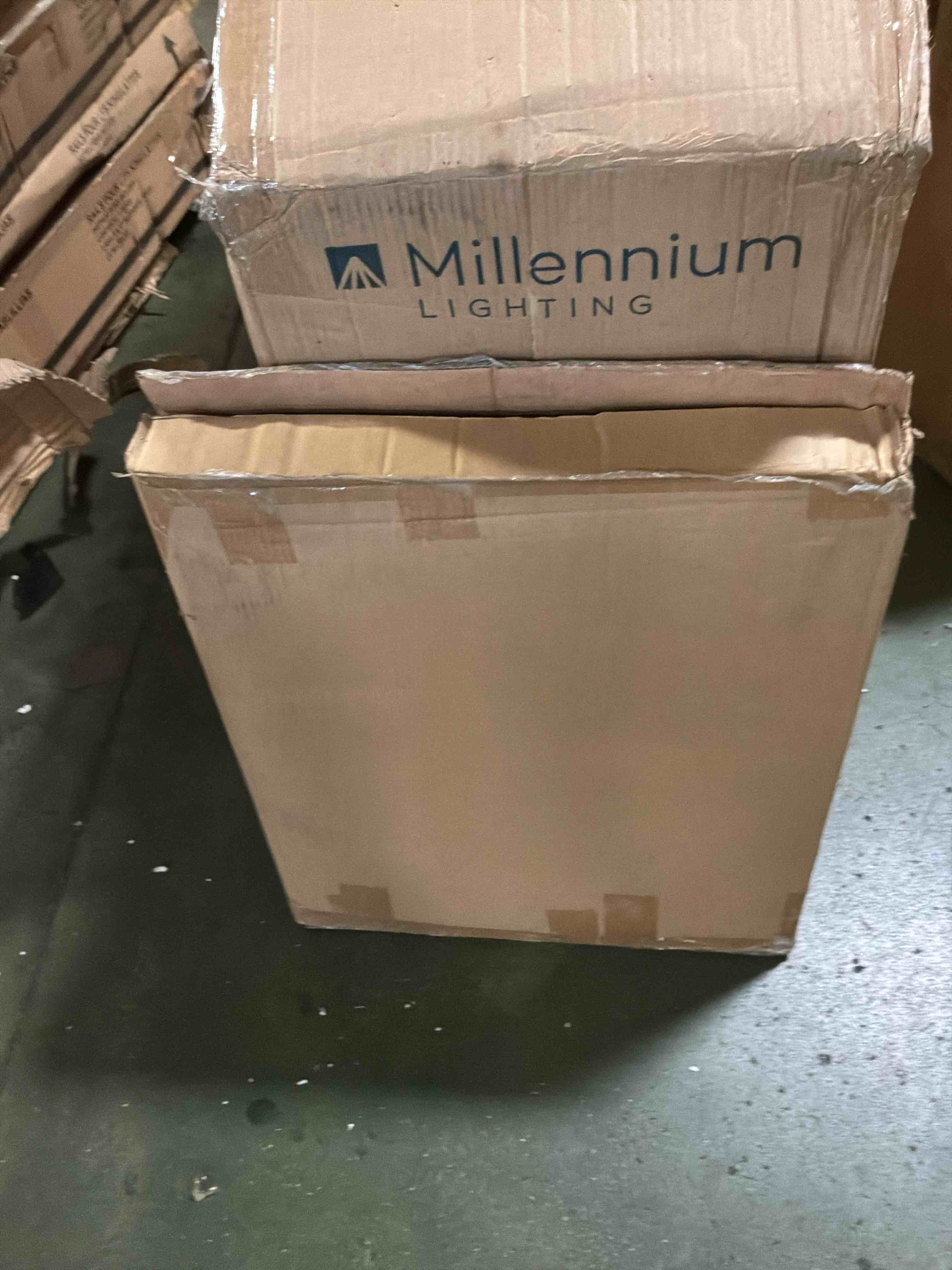 https://s3.amazonaws.com/lotting-images-prod/bidfta/BRN5056332_1779894016901.jpeg