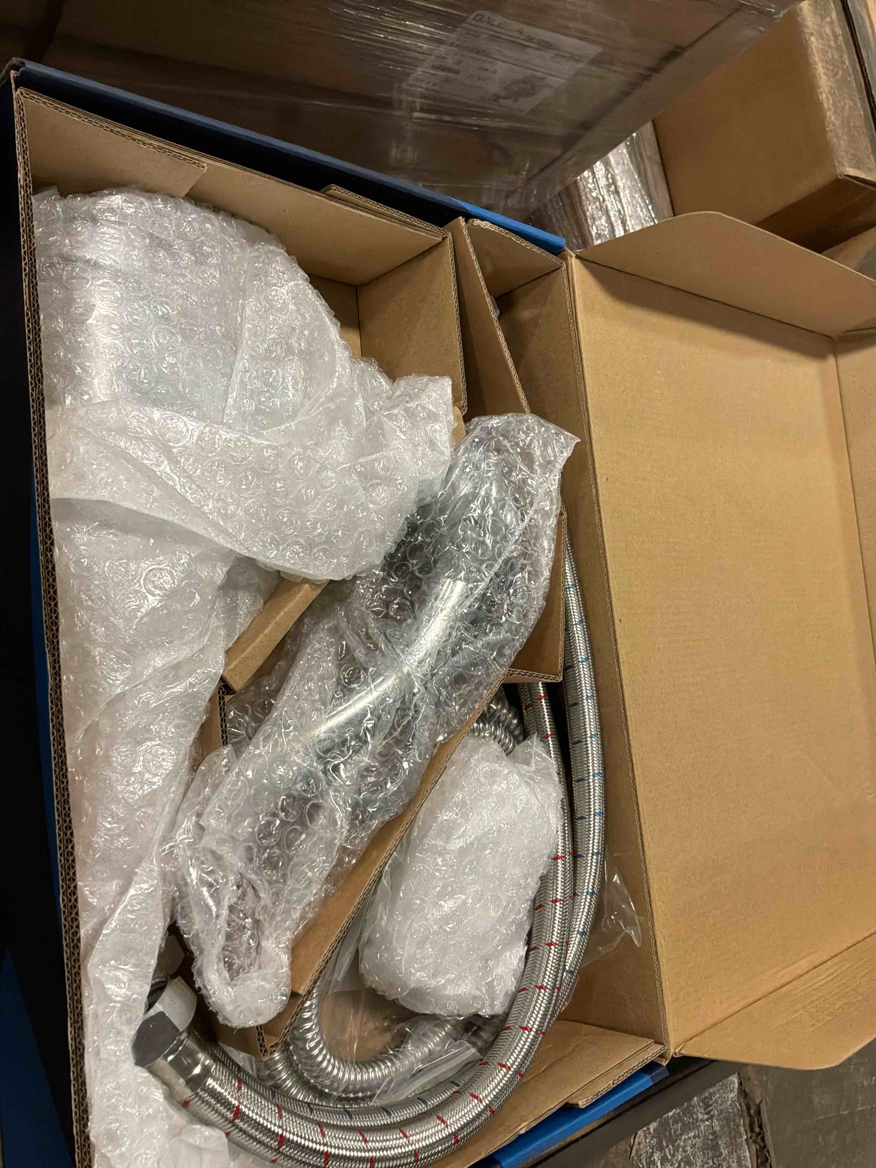 https://s3.amazonaws.com/lotting-images-prod/bidfta/BRN5058321_1781626149128.jpeg
