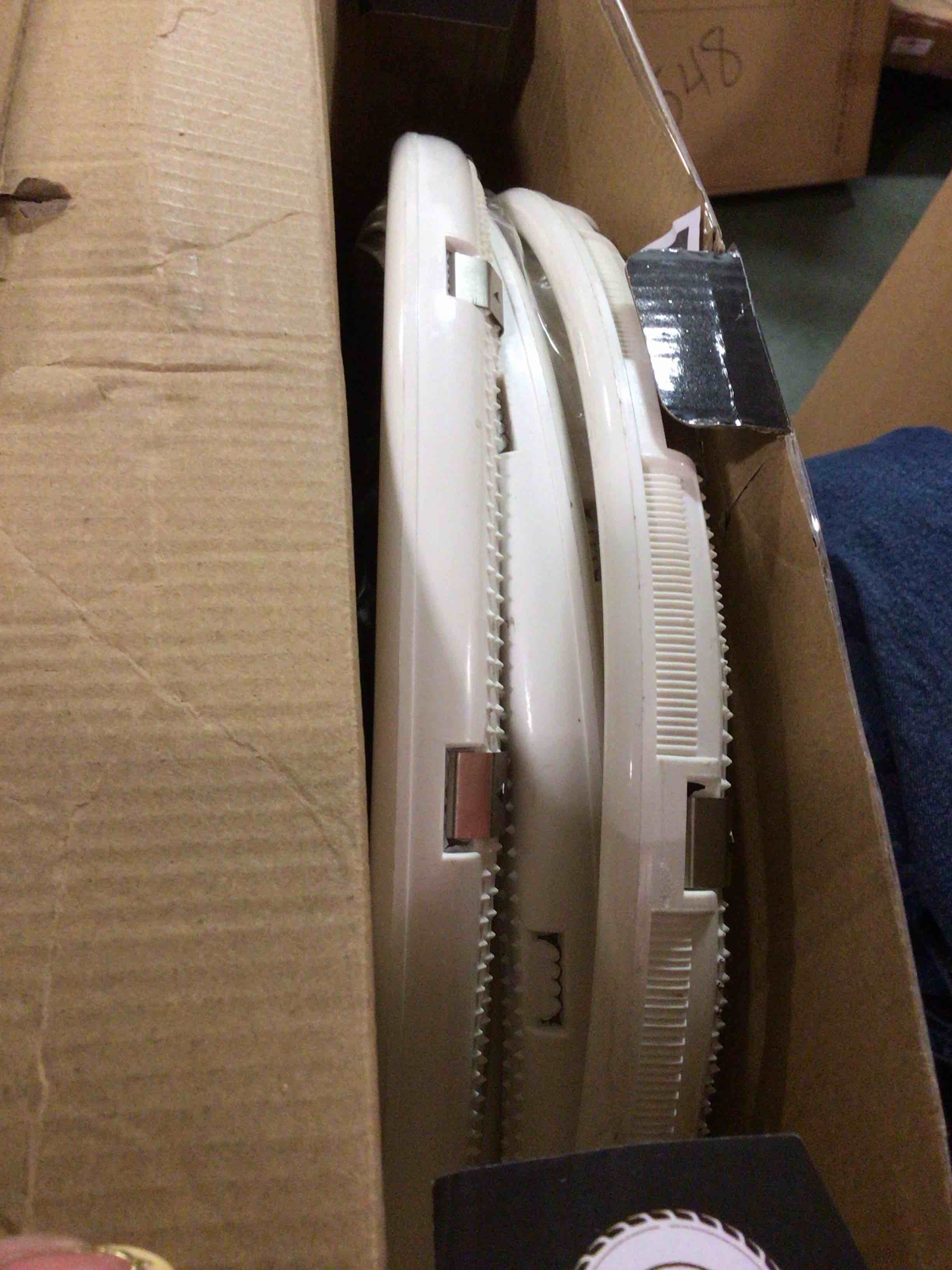 https://s3.amazonaws.com/lotting-images-prod/bidfta/BRN5059617_1777650287675.jpeg