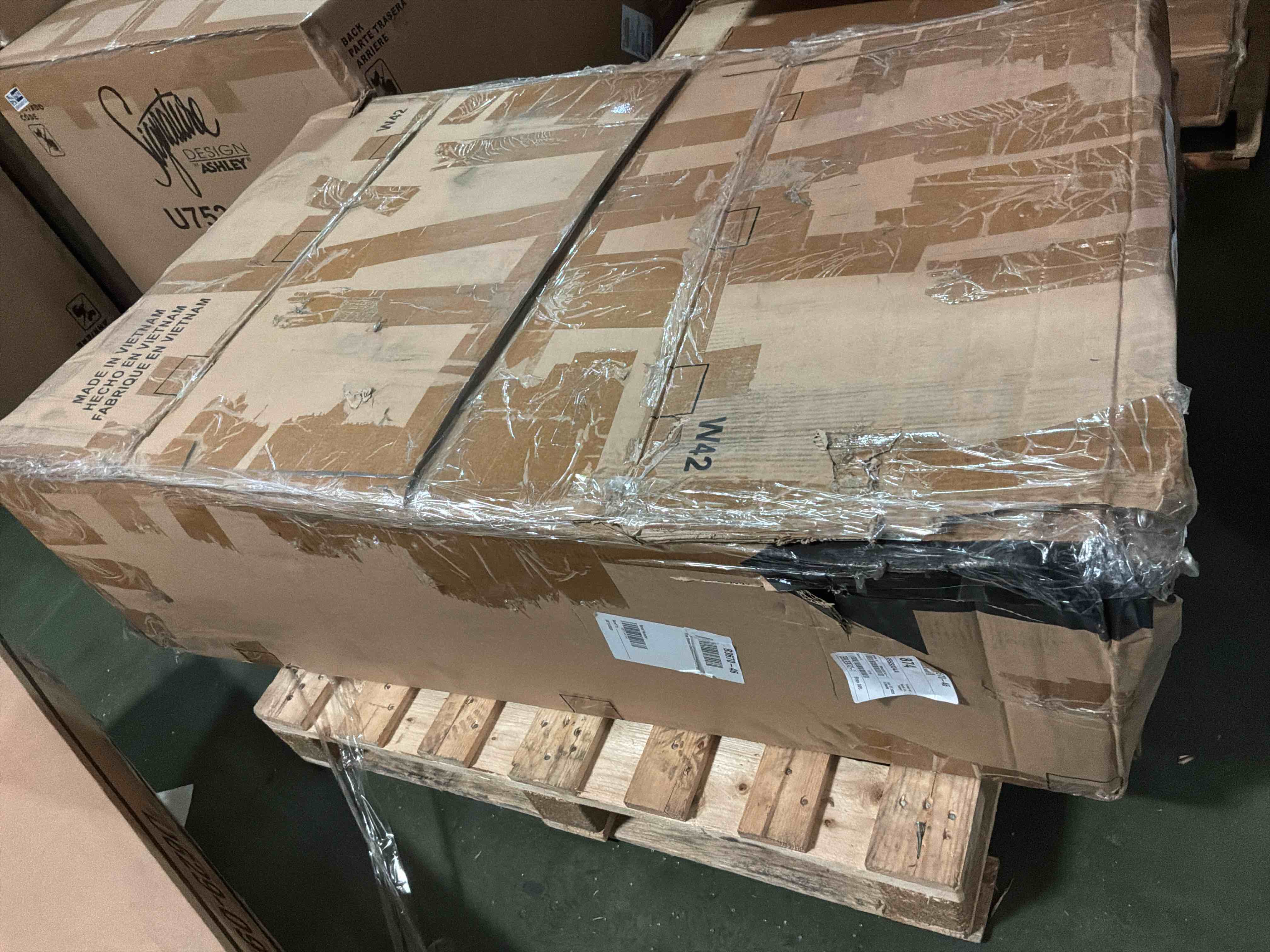https://s3.amazonaws.com/lotting-images-prod/bidfta/BRN5060104_1778522037793.jpeg