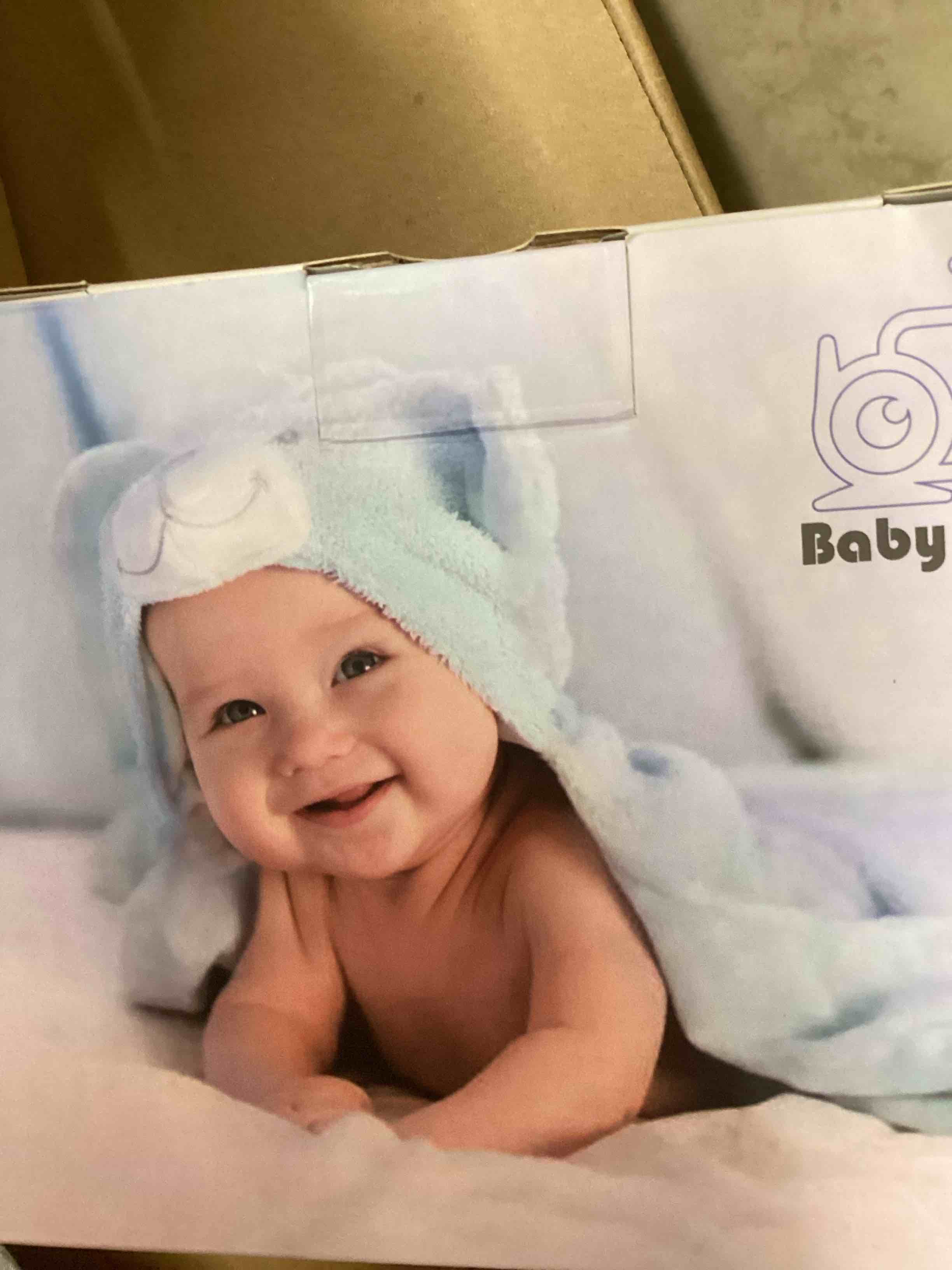 Condition photo showing New/Like New for goodbaby 5" baby monitor with camera and audio, no wifi secure fhss, 30-hour battery, remote ptz, auto night vision, room temperature, two-way audio?lullabies?1000ft range