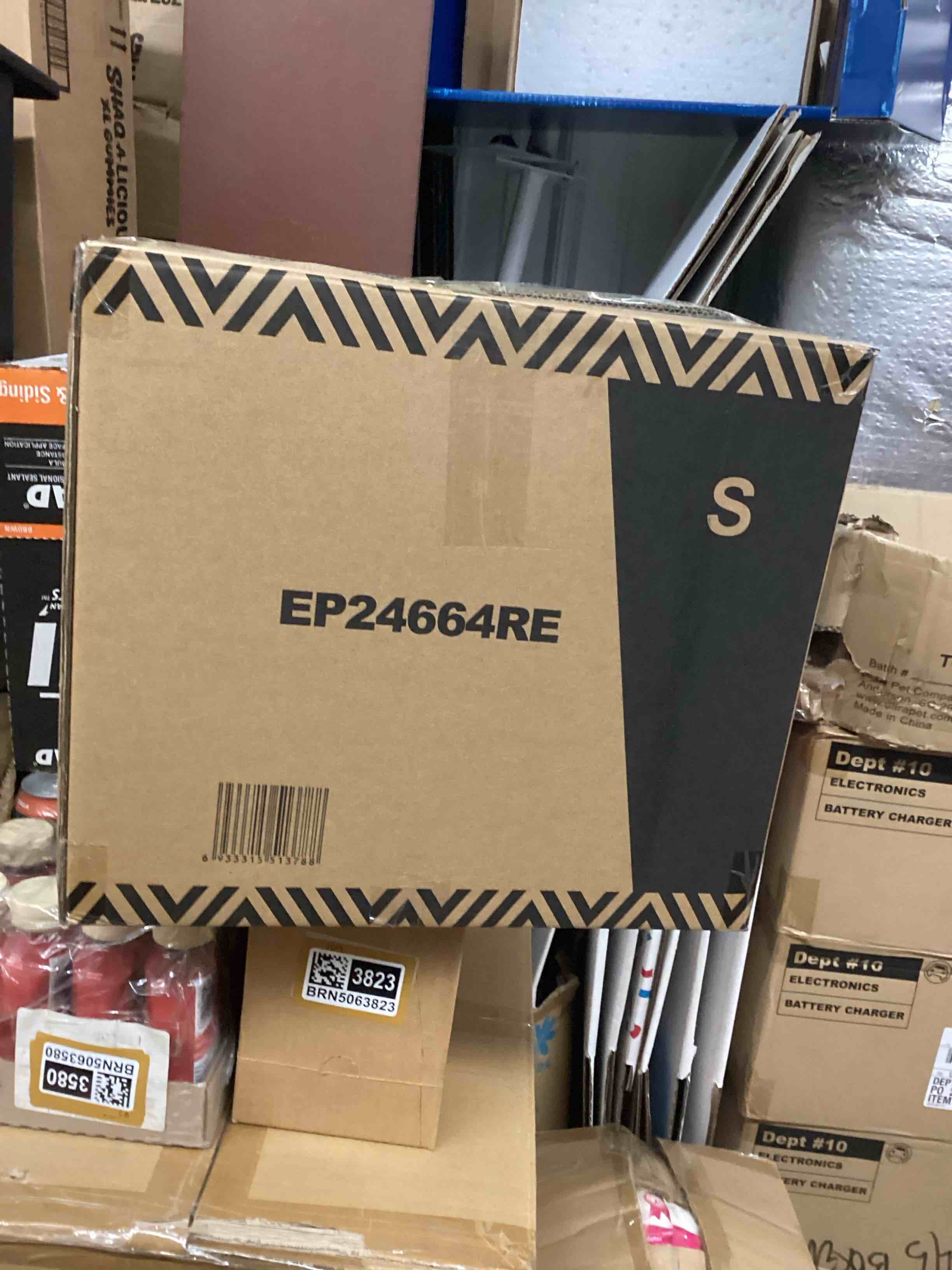 Condition photo showing Good Condition for box of miscellaneous items