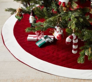 Pottery Barn Velvet Tree Skirt, Red / Ivory White 60 Inch Button Closure