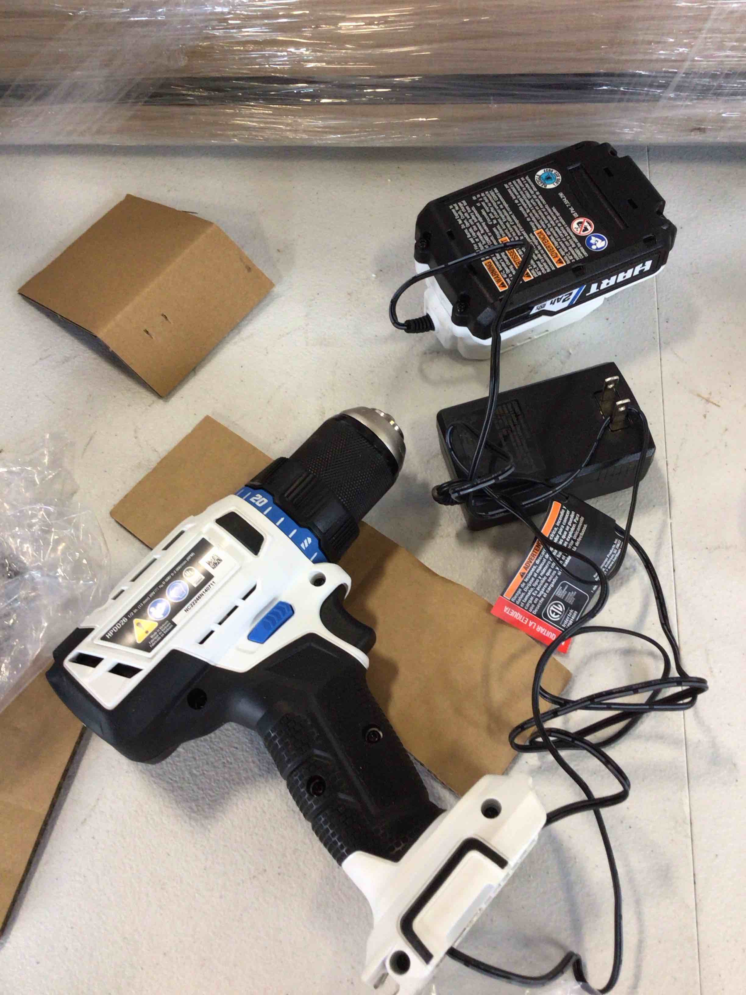 https://s3.amazonaws.com/lotting-images-prod/bidfta/BRN5096218_1782148223015.jpeg
