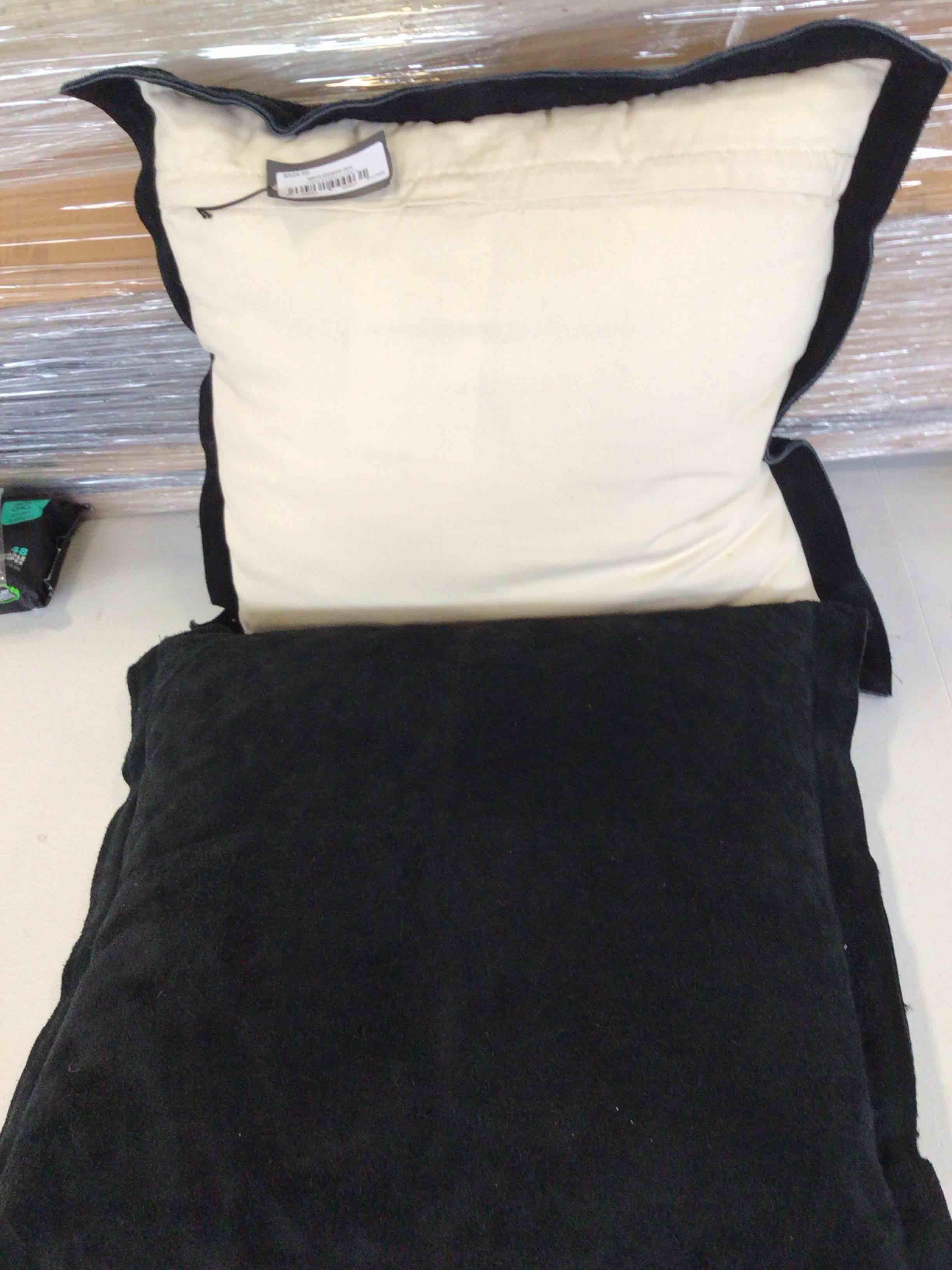 Sterre pillow cover black white  suede set of 2 