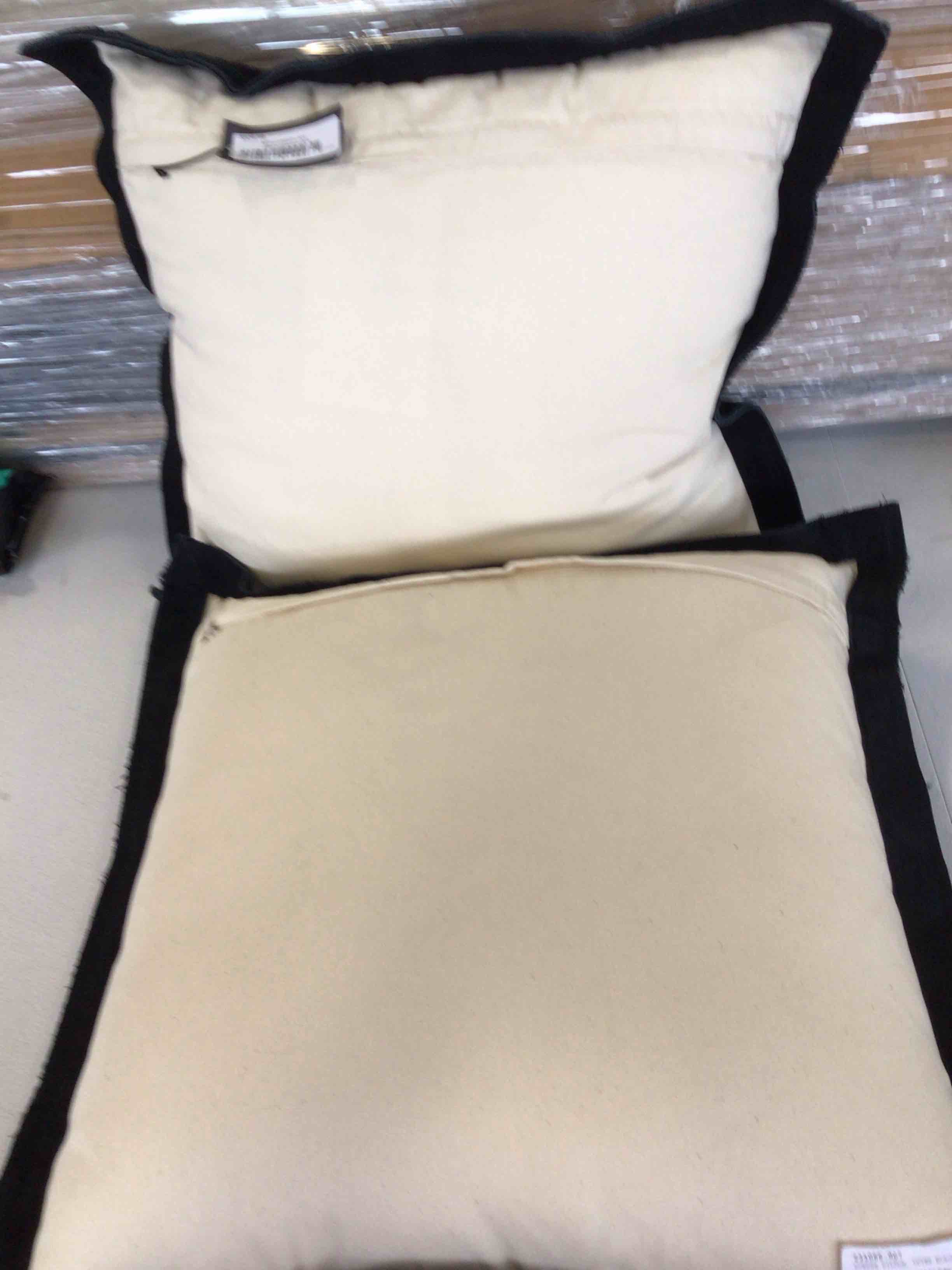 https://s3.amazonaws.com/lotting-images-prod/bidfta/BRN5096236_1782155208924.jpeg