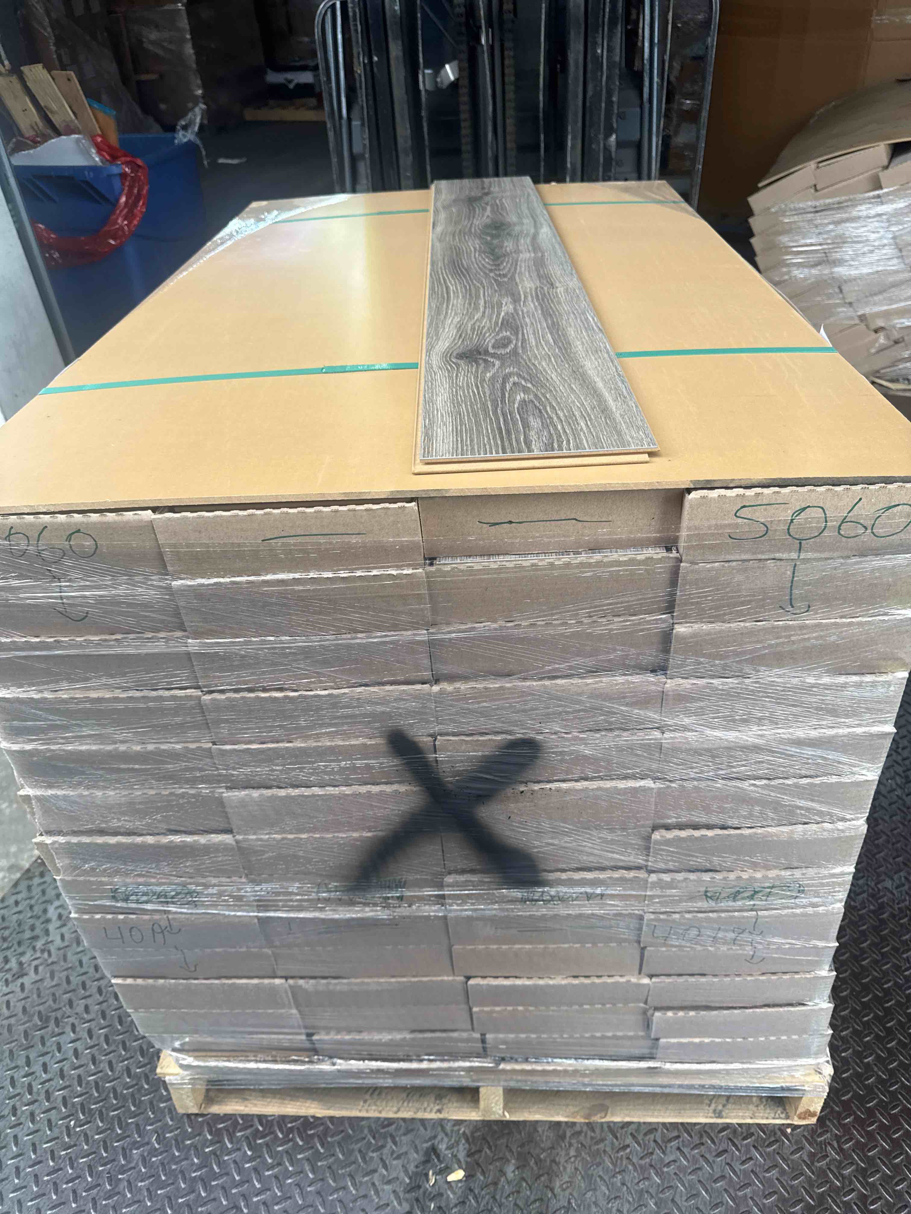 Laminate Wood Flooring 10mm thickness 7.48 x 50.67 (15.80 sq ft/ Box) 56 Boxes = 884 Sq Ft _ Bid per sq ft