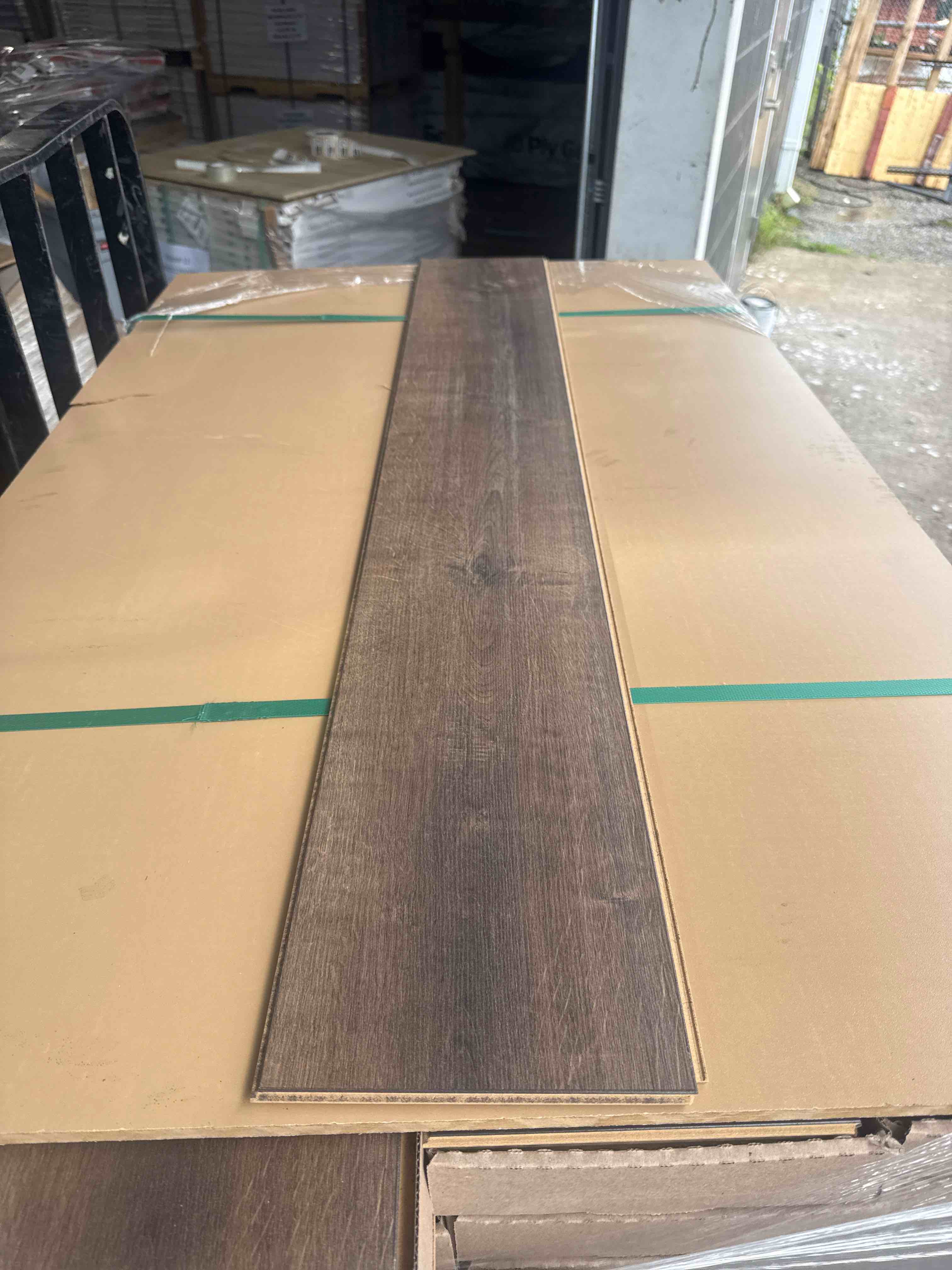 Condition photo showing Good Condition for laminate wood flooring 8mm 7.48 x 50.67  (21.06 sq ft/ box) 56 boxes = 1179.15 sq ft _ bid per sq ft 