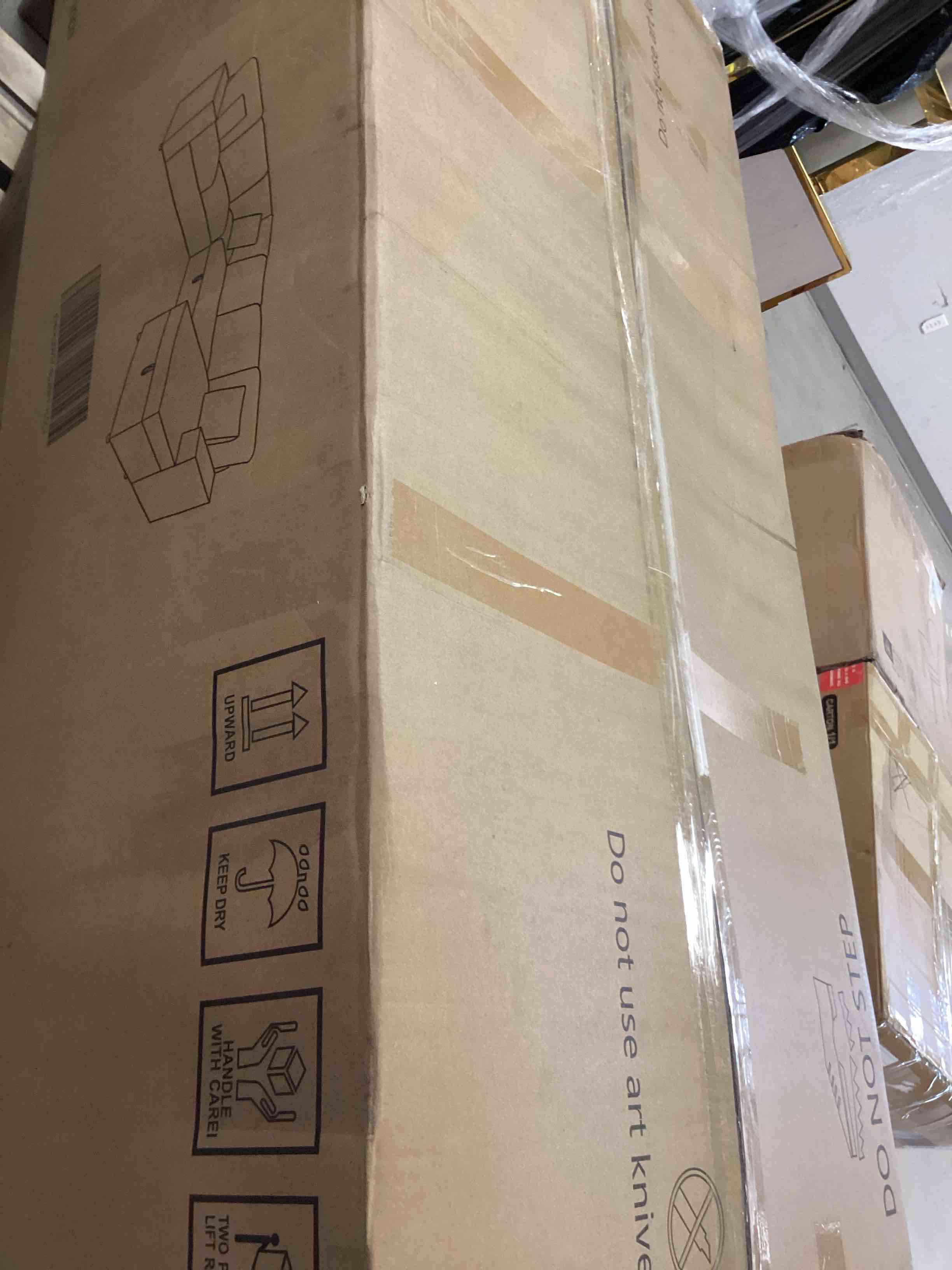 https://s3.amazonaws.com/lotting-images-prod/bidfta/BRN5122181_1779725444839.jpeg
