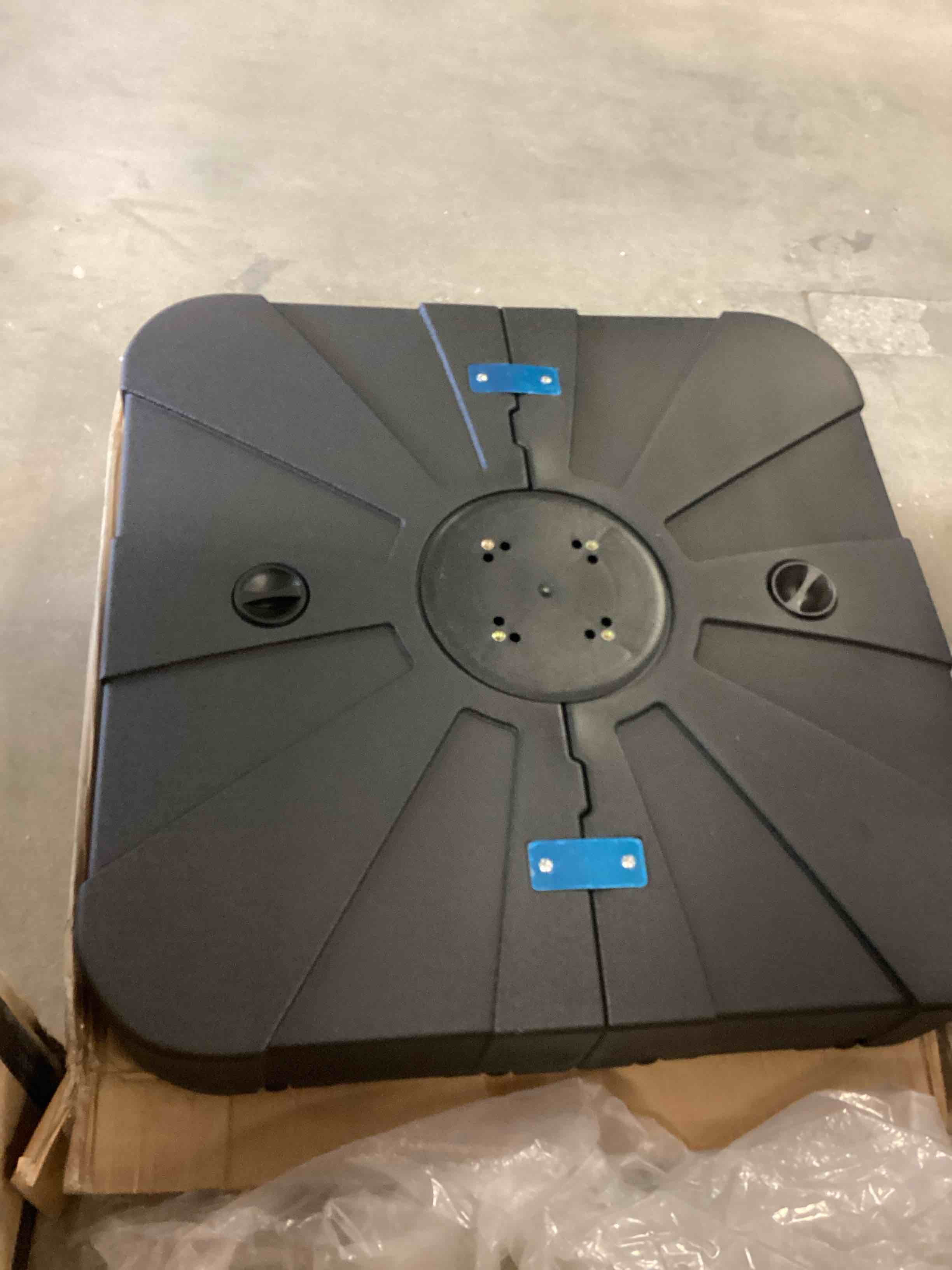 https://s3.amazonaws.com/lotting-images-prod/bidfta/BRN5123073_1780670152949.jpeg