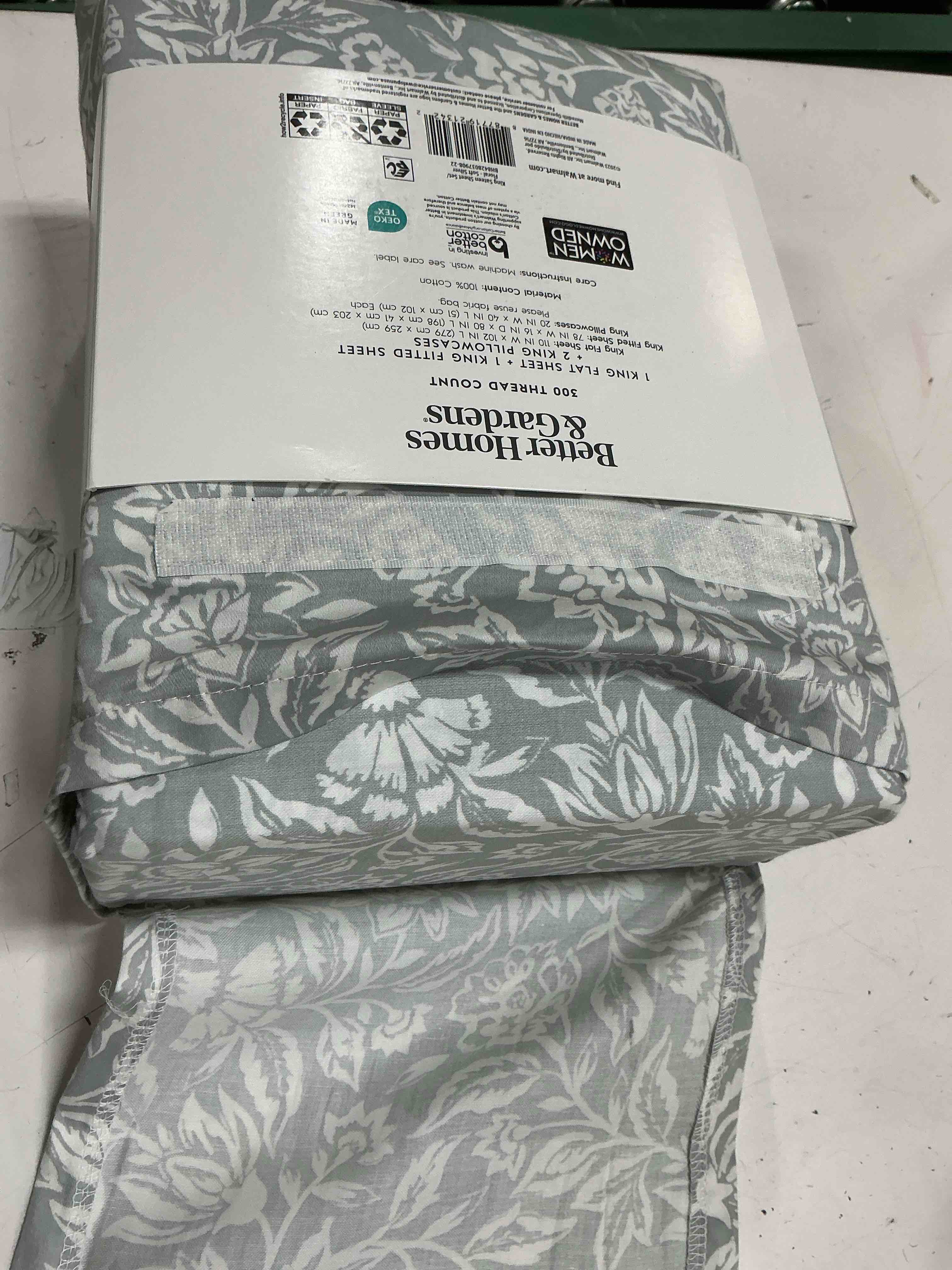 Condition photo showing Good Condition for better homes & gardens 4-piece 300 thread count floral soft silver cotton sateen bed sheet set  king