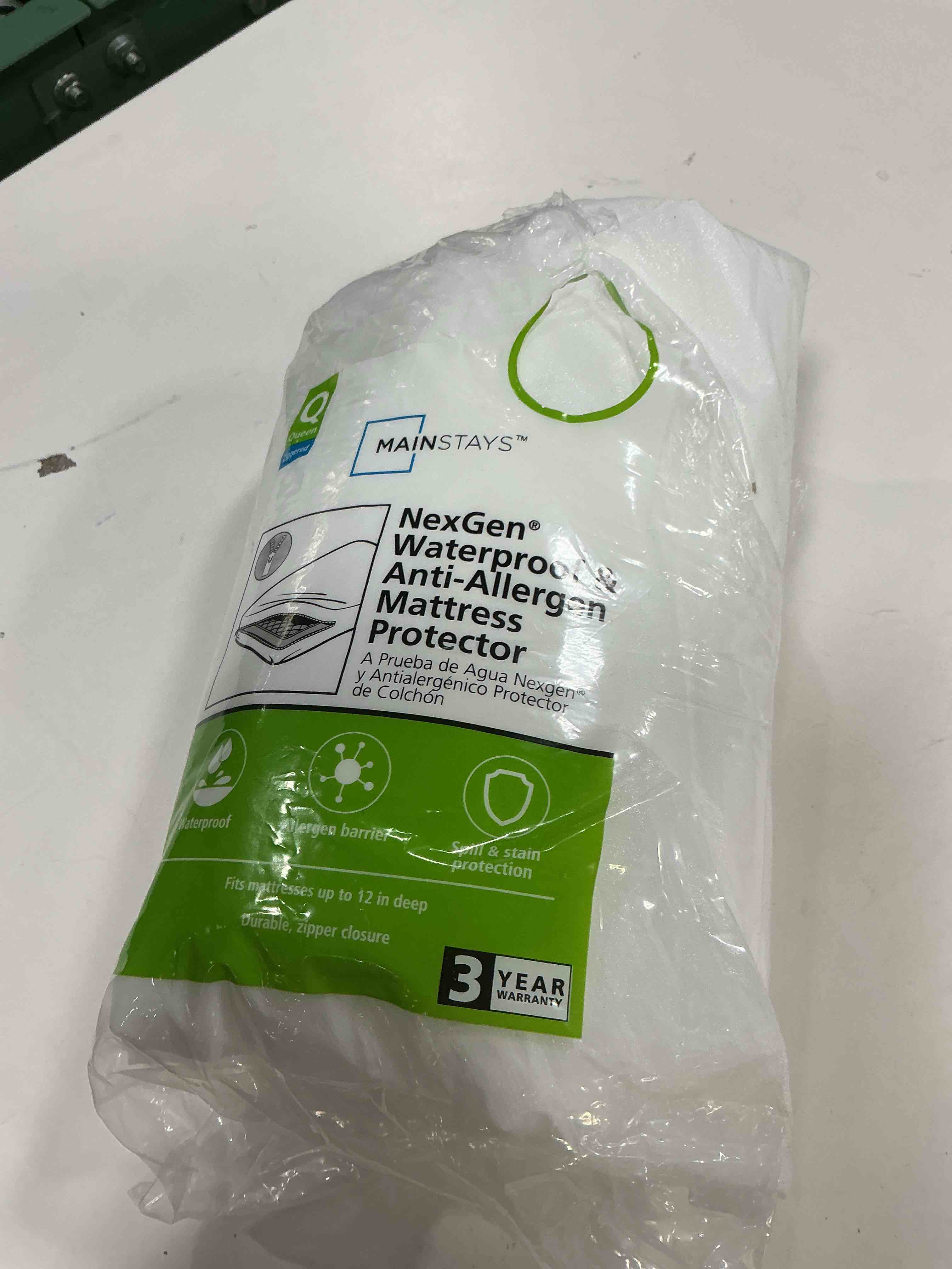 Condition photo showing Good Condition for m'aintays n'ex gen waterproof zippered mattress protector, hypoallergenic, queen size, fits up to 12 inch deep mattress