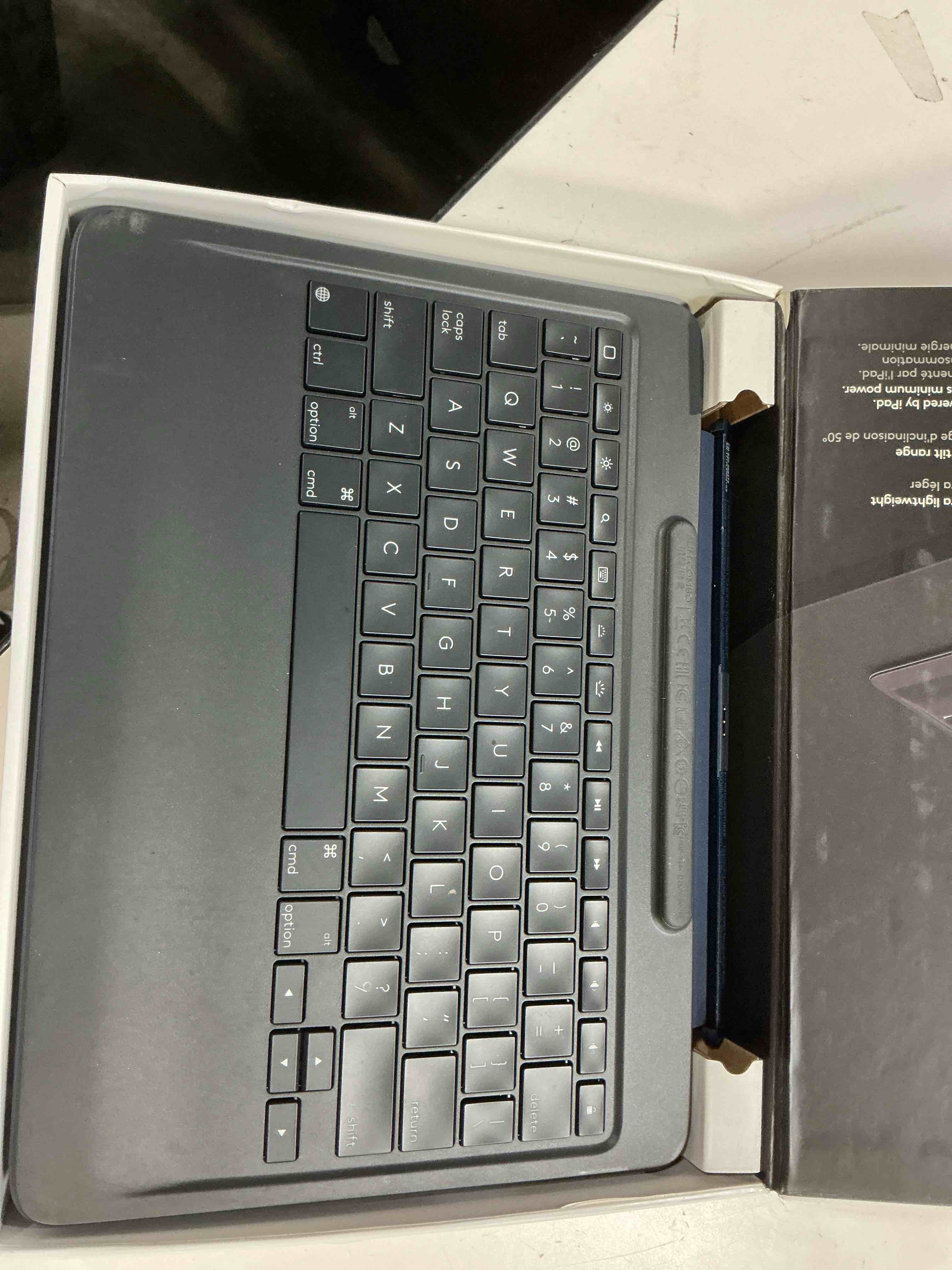 Condition photo showing Good Condition for Logitech Keyboard Folio for Samsung Galaxy Tab 4 10.1
