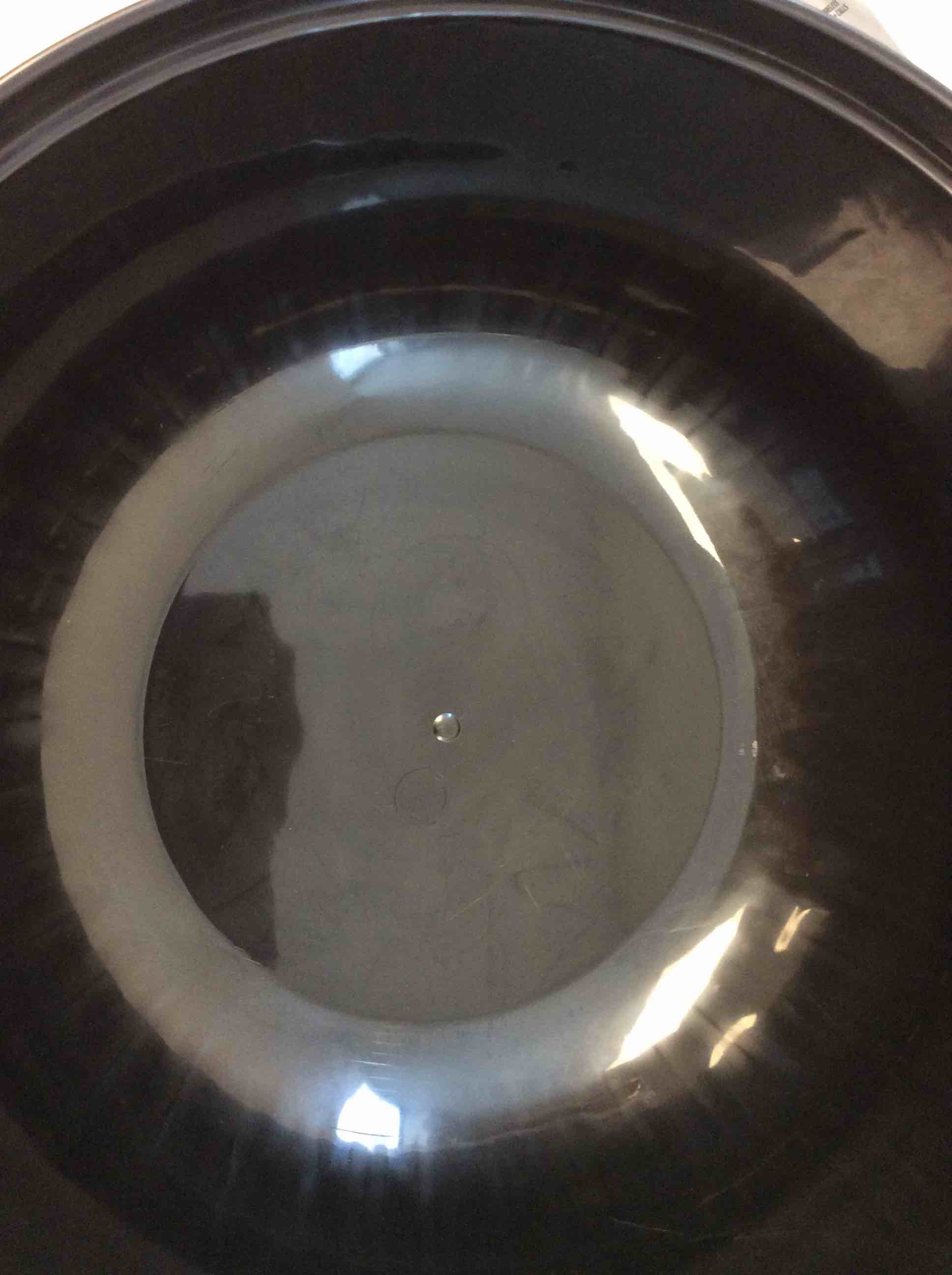 Condition photo showing Good Condition for 6 fortnite bowls 