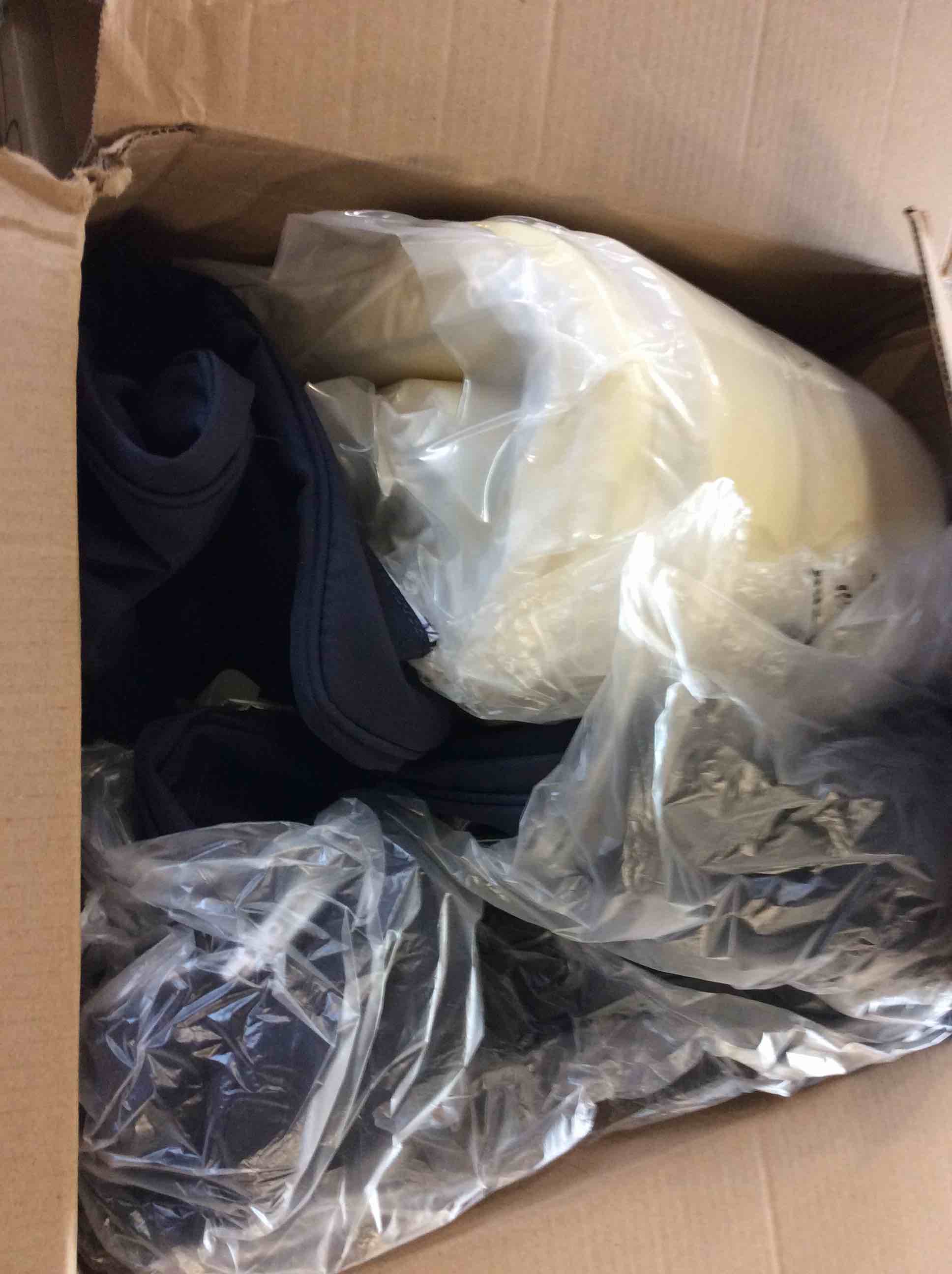 Condition photo showing Good Condition for outdoor 2-pieces cushion slipcover