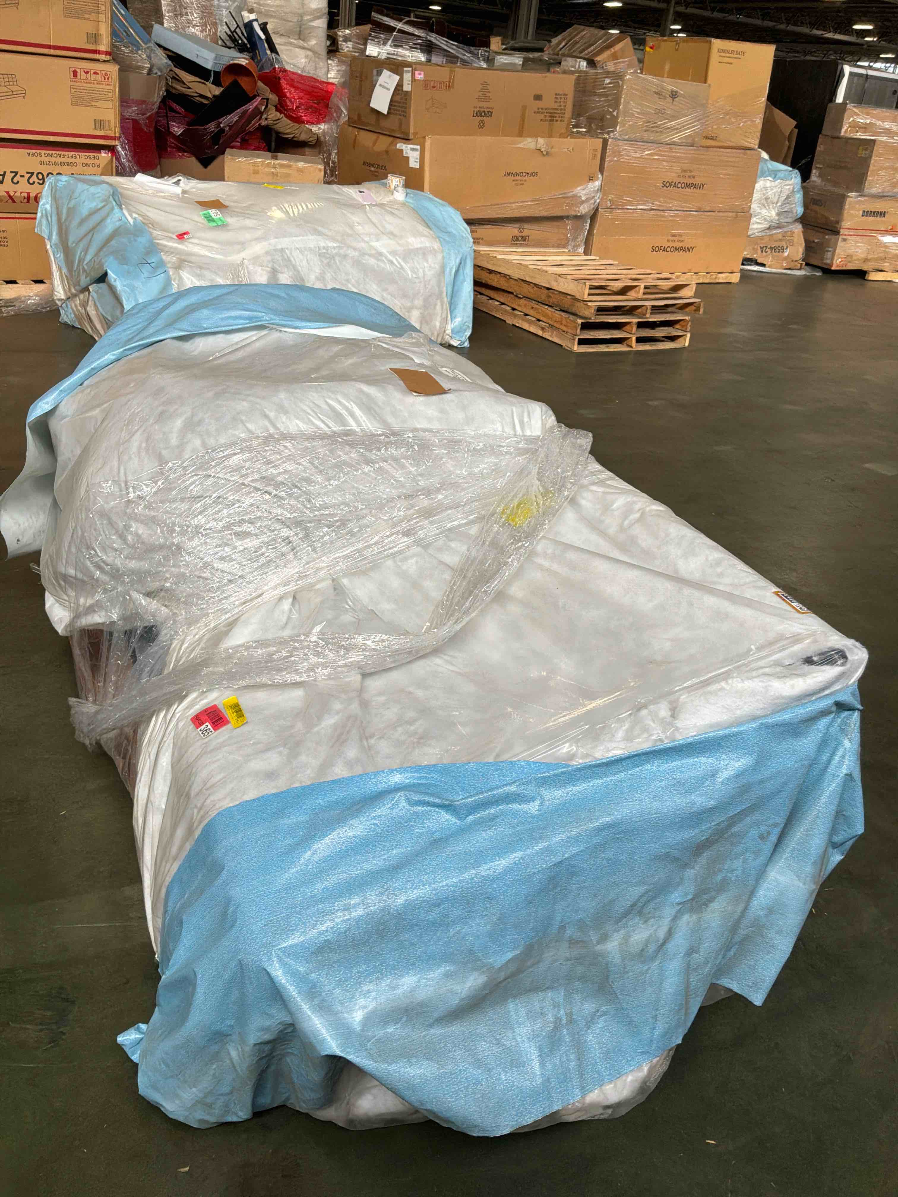 Condition photo showing Good Condition for incomplete similar to findley 82” sectional fabric tina blue
