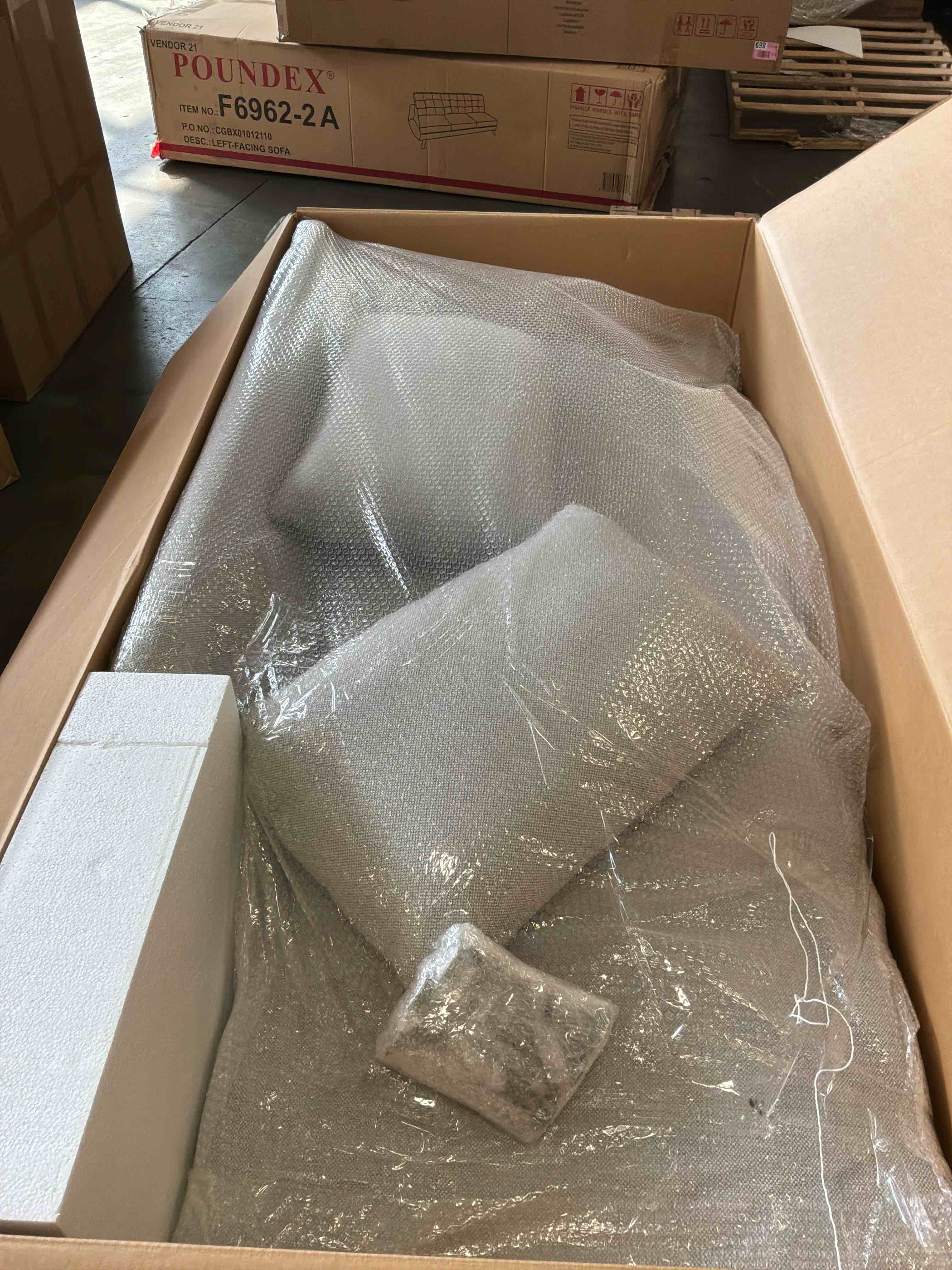 Condition photo showing Good Condition for incomplete sleeper sofa & chaise orientation right hand