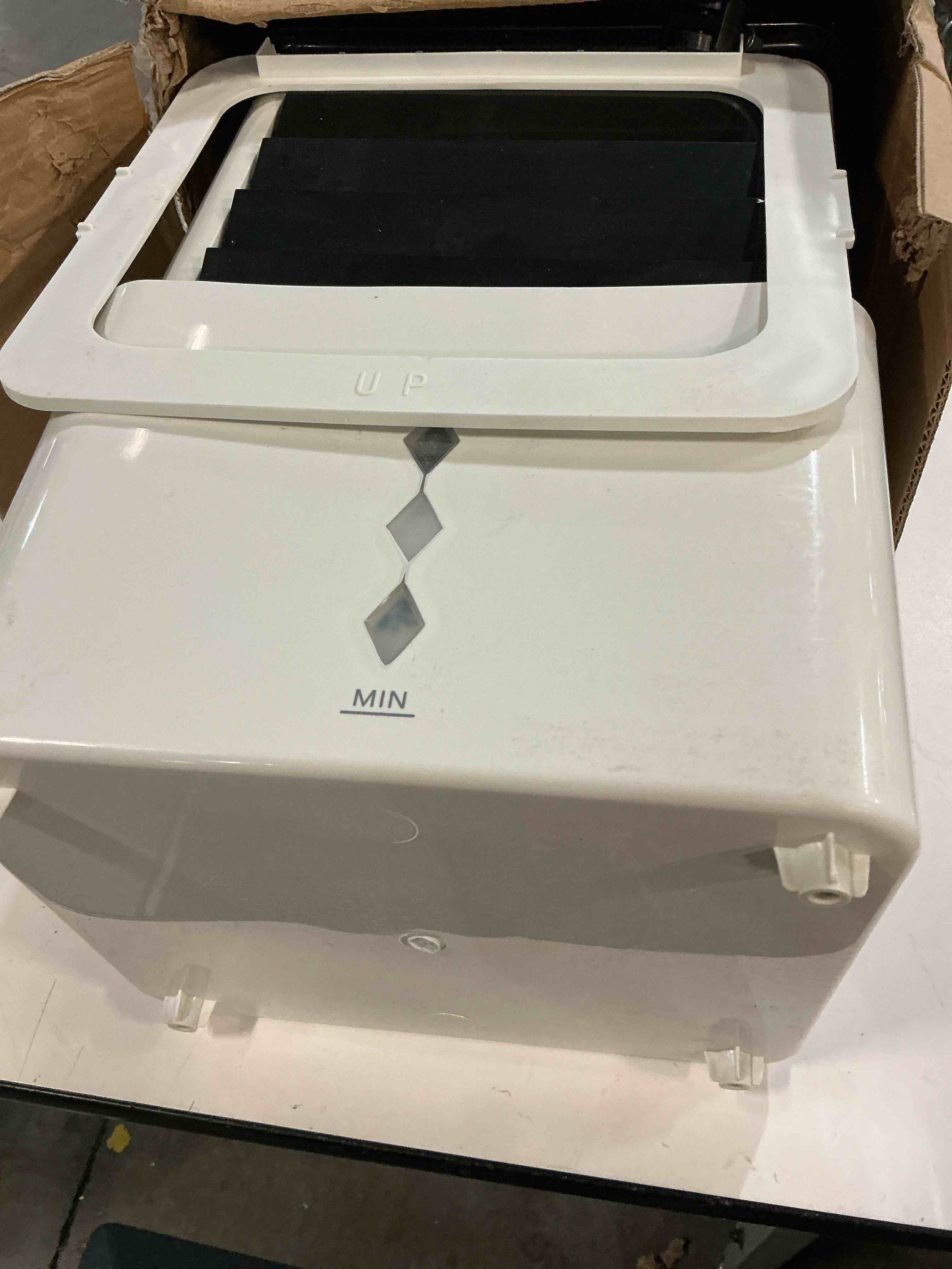 https://s3.amazonaws.com/lotting-images-prod/bidfta/BRN7363211_1789153609988.jpeg