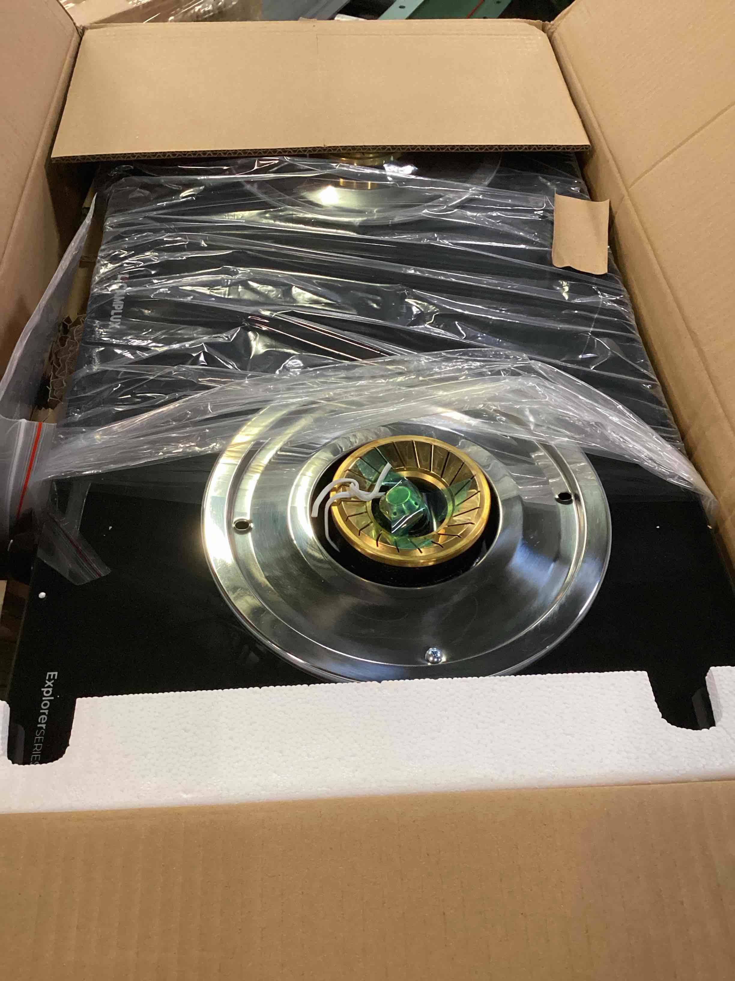 Condition photo showing Good Condition for camplux propane gas cooktop tempered glass double burners stove auto ignition lpg tempered glass 2 burners