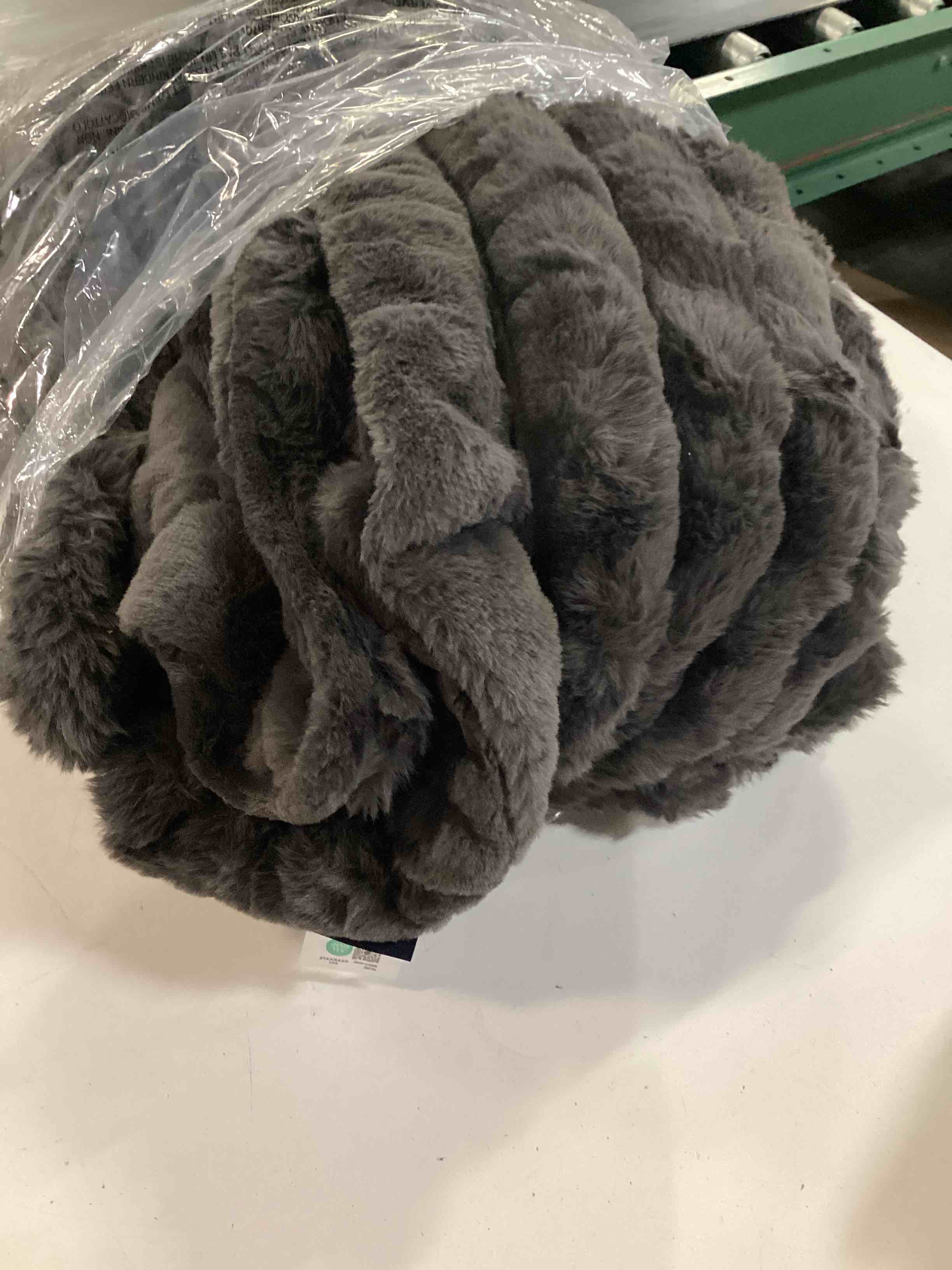 Condition photo showing Good Condition for david's home double-sided faux rabbit fur throw blanket, reversible luxury soft thick shaggy warm fuzzy bubble for couch, bed, cozy plush fluffy decor for fall winter,gull gray,50 "* 60"