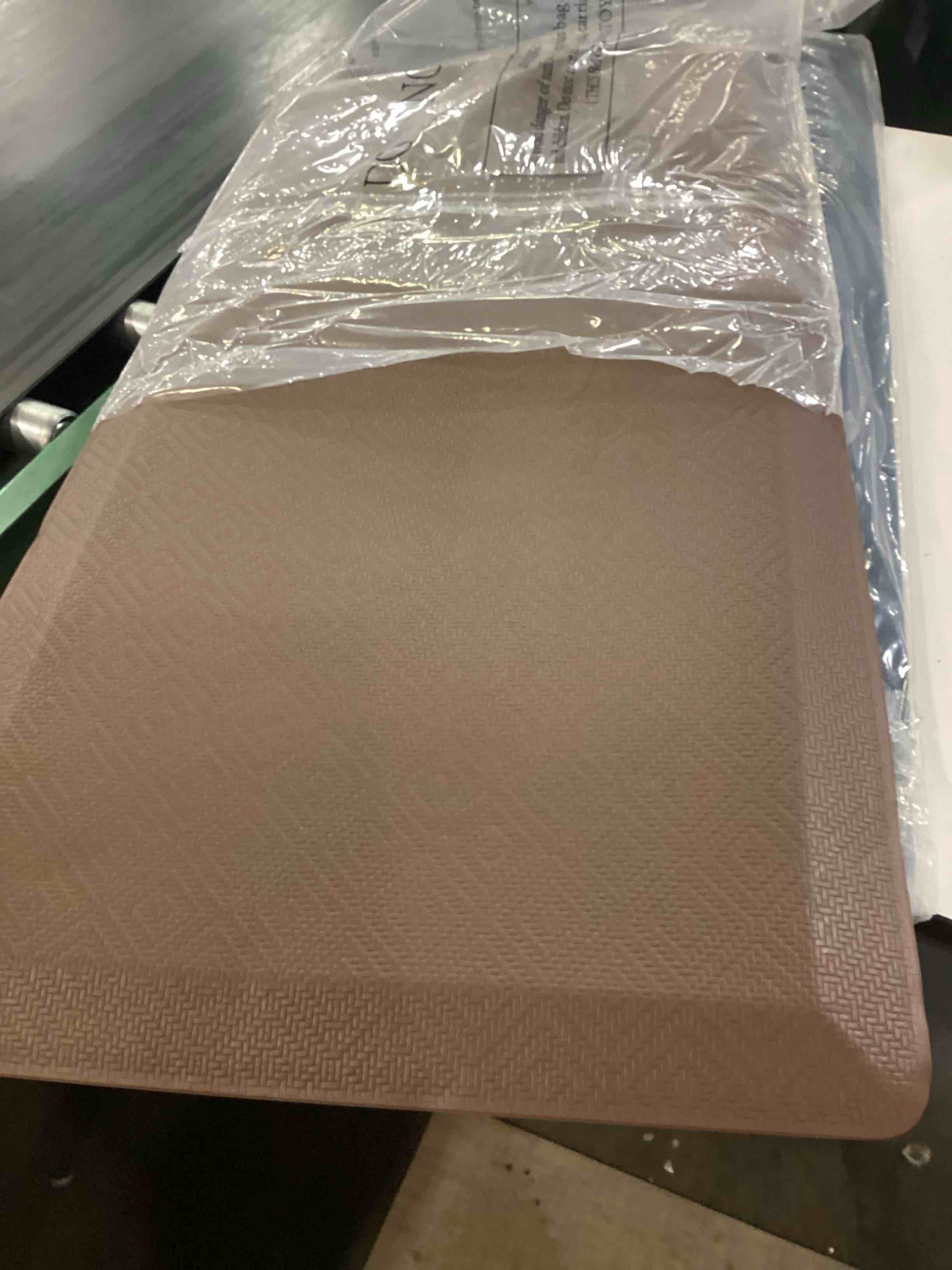 Condition photo showing Good Condition for ophanie kitchen mats for floor, 3/4 inch thick,20x39 anti fatigue cushioned mat,kitchen rugs,waterproof,comfort ergonomic standing mat for office,home,sink with 99+ pairs of anti-slip bottom ridges