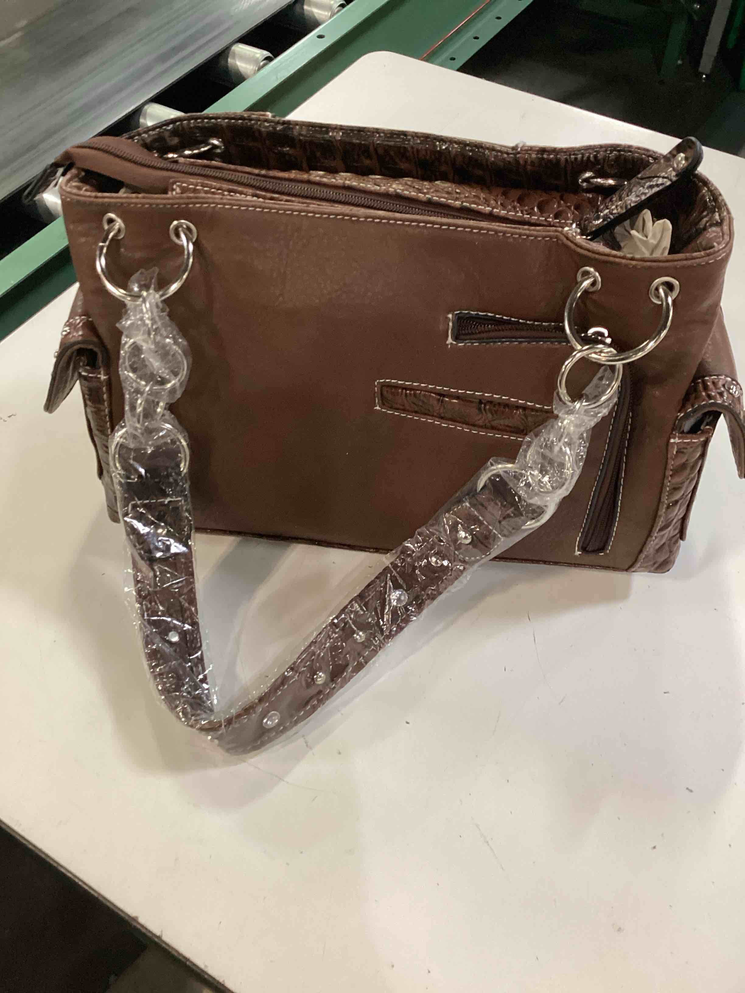 Condition photo showing Good Condition for cowgirl trendy western camouflage bag brown (medium) 