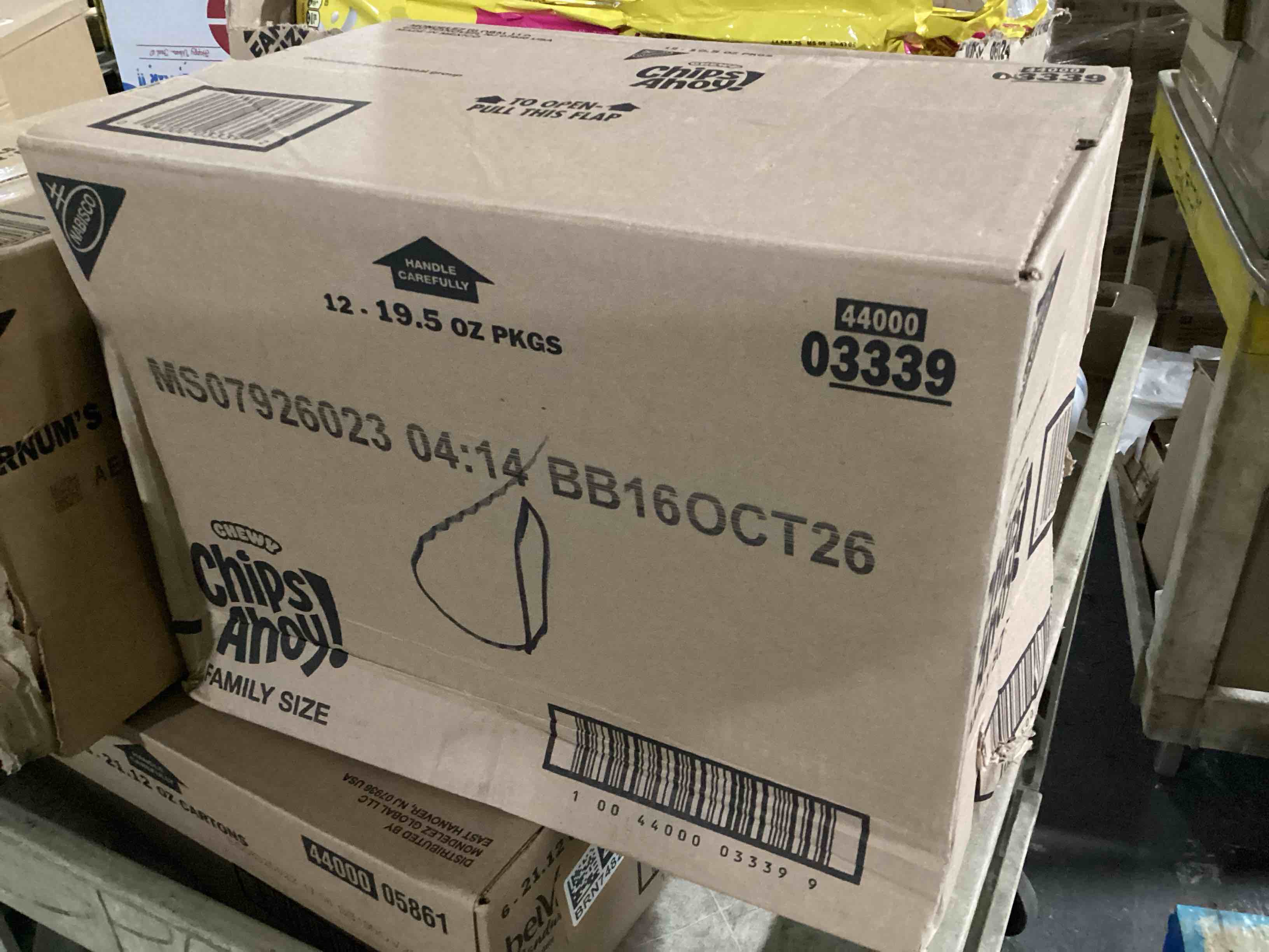 Condition photo showing New/Like New for case of 12 nabisco chips ahoy! cookies chewy 1x19.5 oz (bb 10/16/26)
