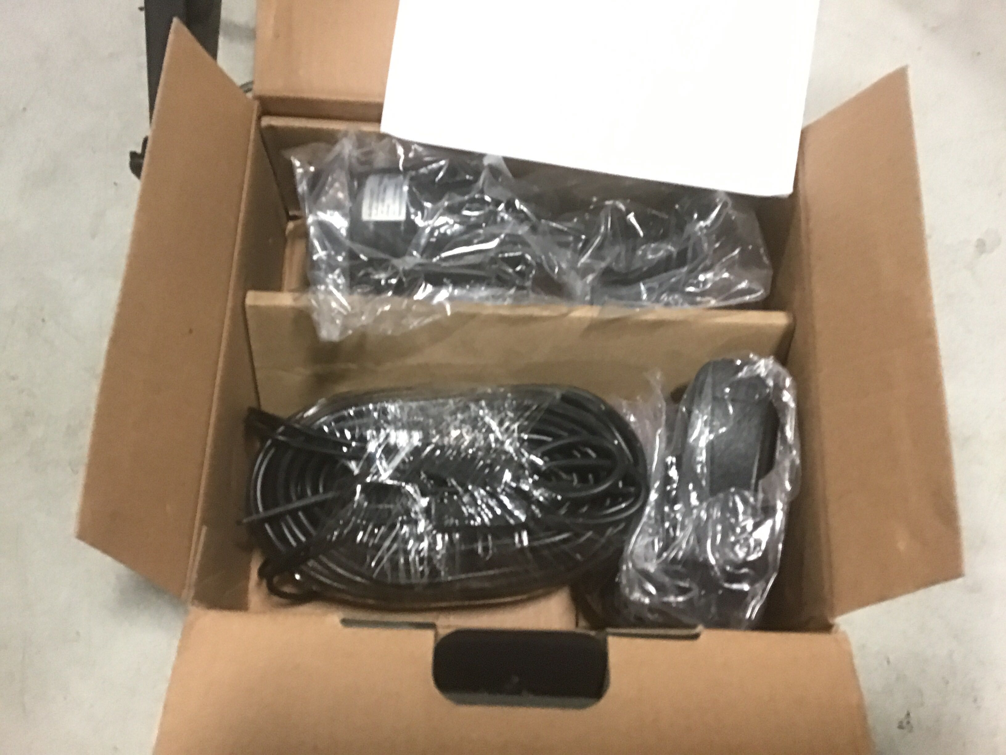 https://s3.amazonaws.com/lotting-images-prod/bidfta/CP1146039_1546027447569.jpeg