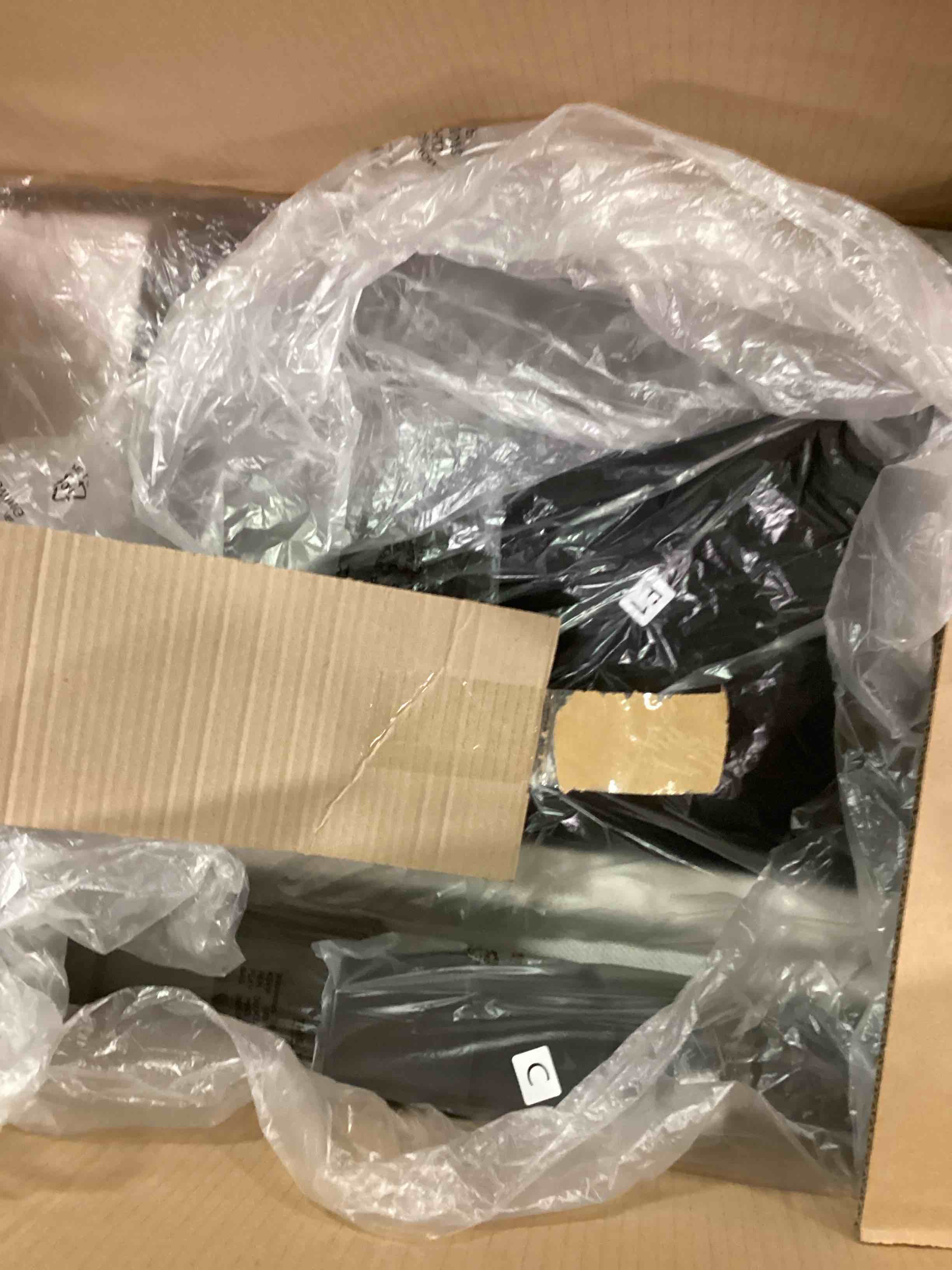 https://s3.amazonaws.com/lotting-images-prod/bidfta/DQ4drPsWRRMA_1710787019074.jpeg