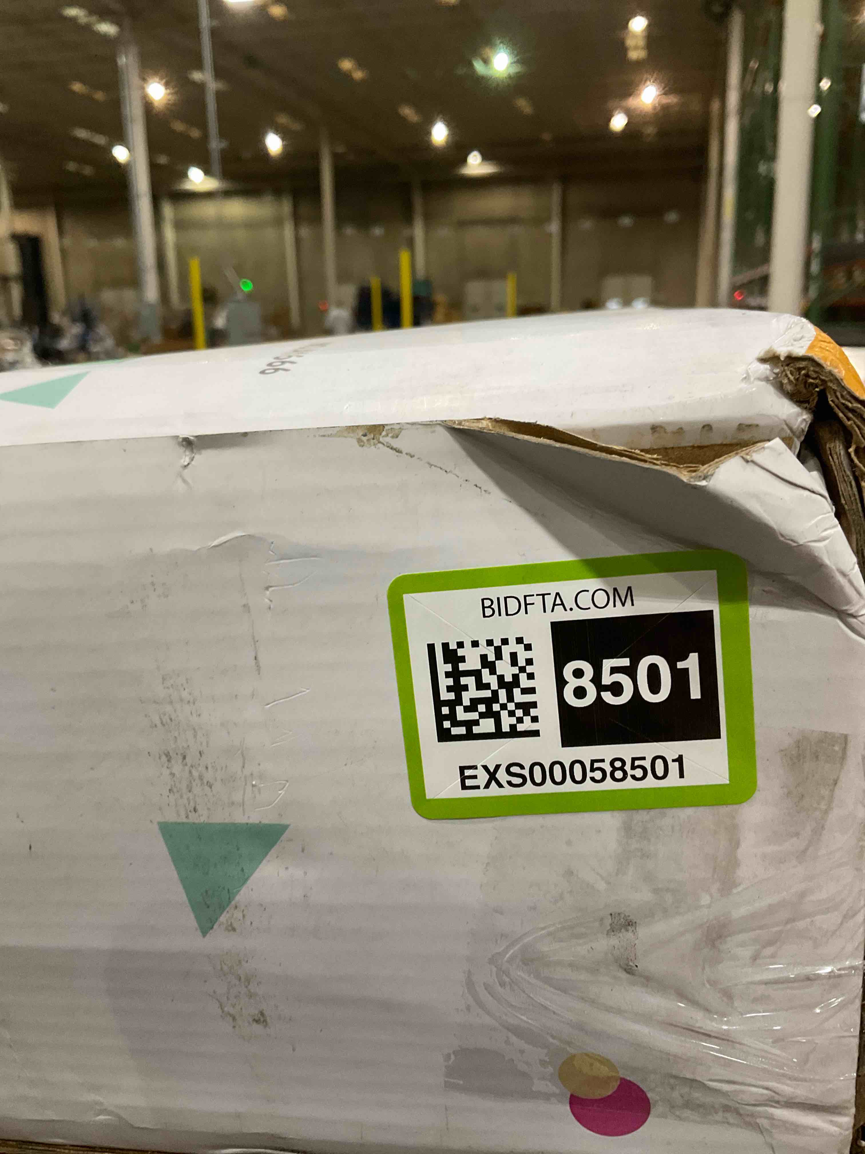 https://s3.amazonaws.com/lotting-images-prod/bidfta/EXS00058501_1666728860283.jpeg