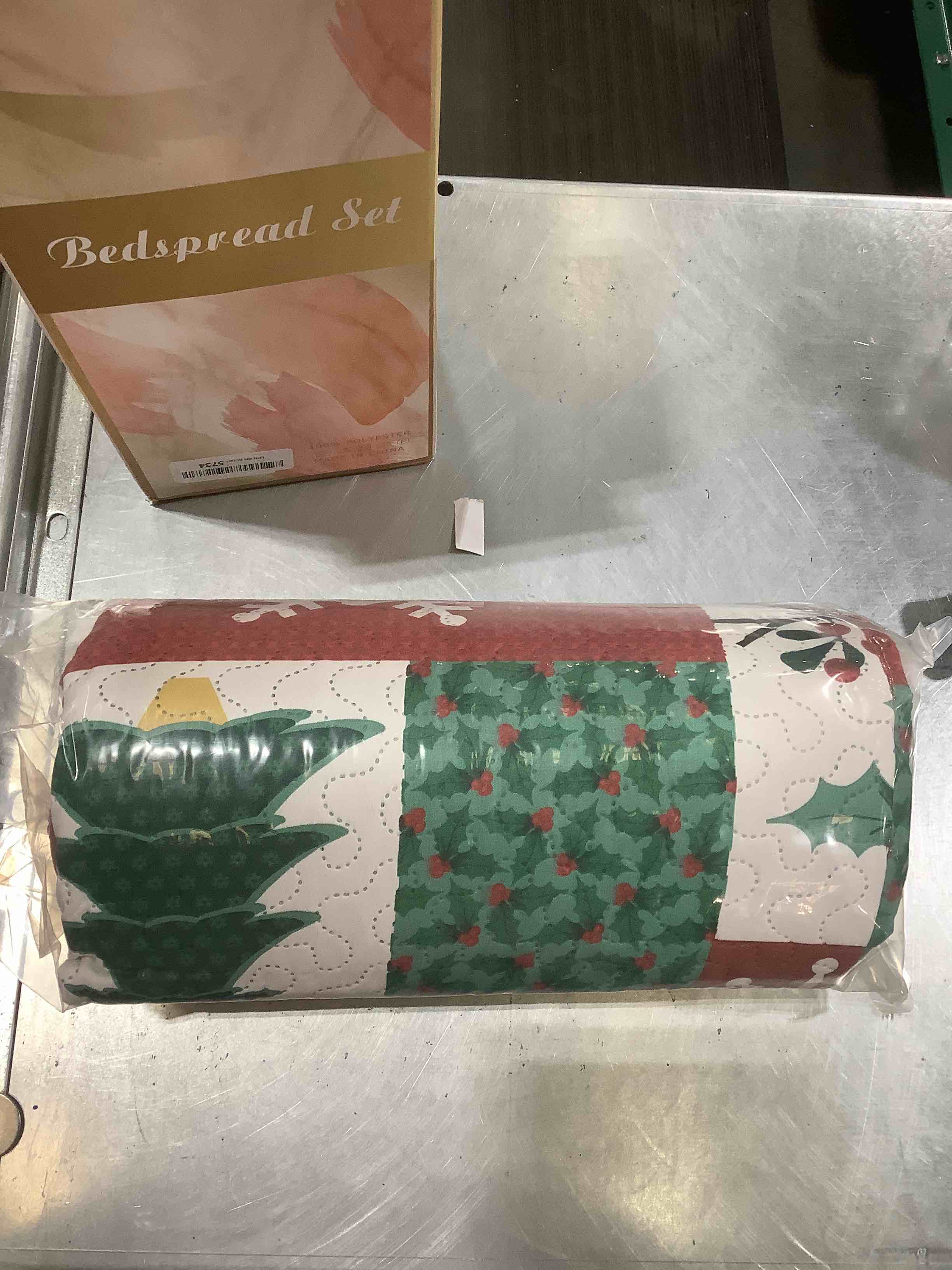 CHESITY Christmas Quilt Set Full/Queen Size, 3-Piece Christmas Bedding Set Beige Snowflake Bedspread Patchwork Winter Quilt Lightweight Coverlet Holiday Home Quilt (90"x90")