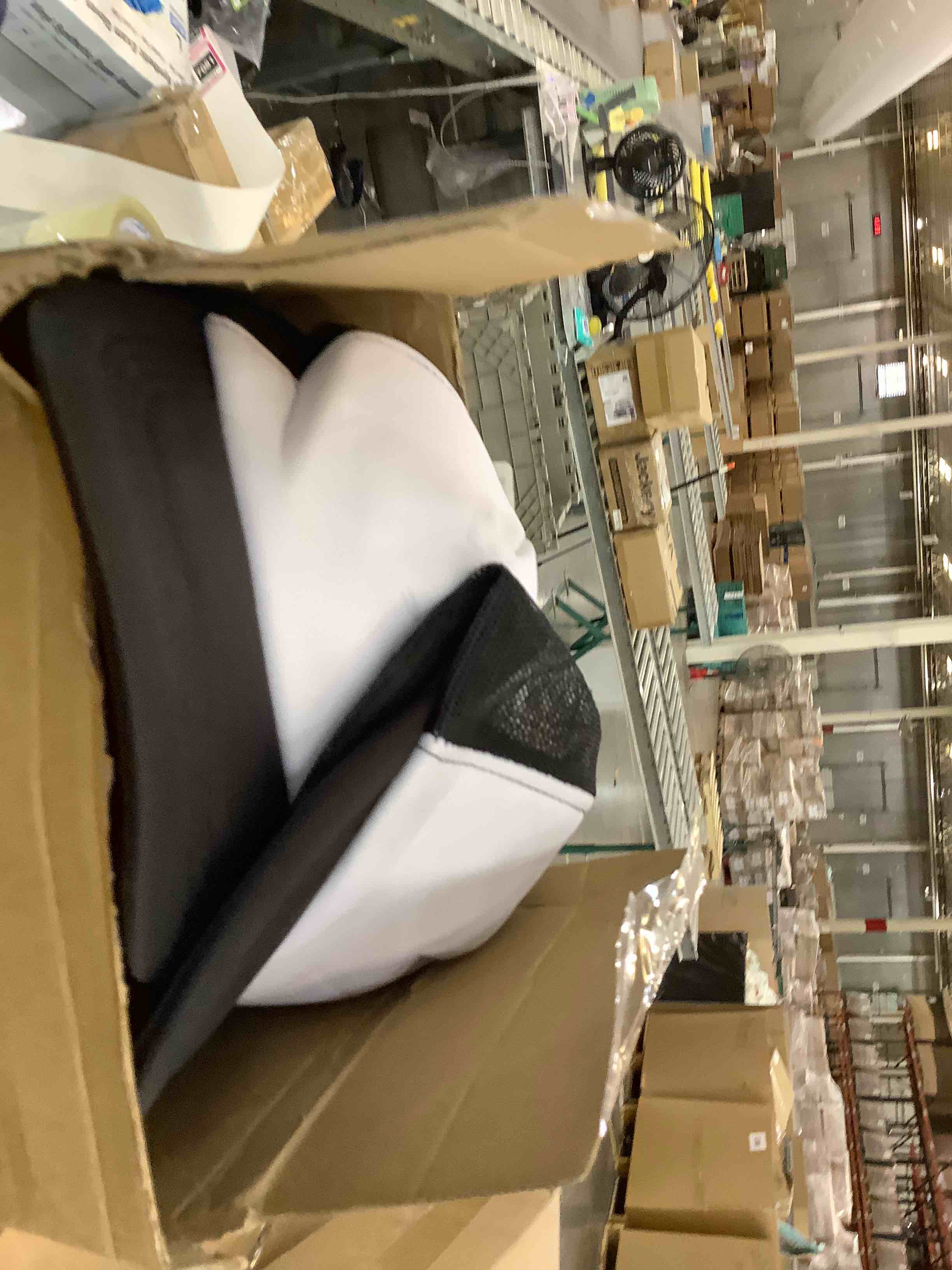 https://s3.amazonaws.com/lotting-images-prod/bidfta/EXS00142996_1689010035044.jpeg