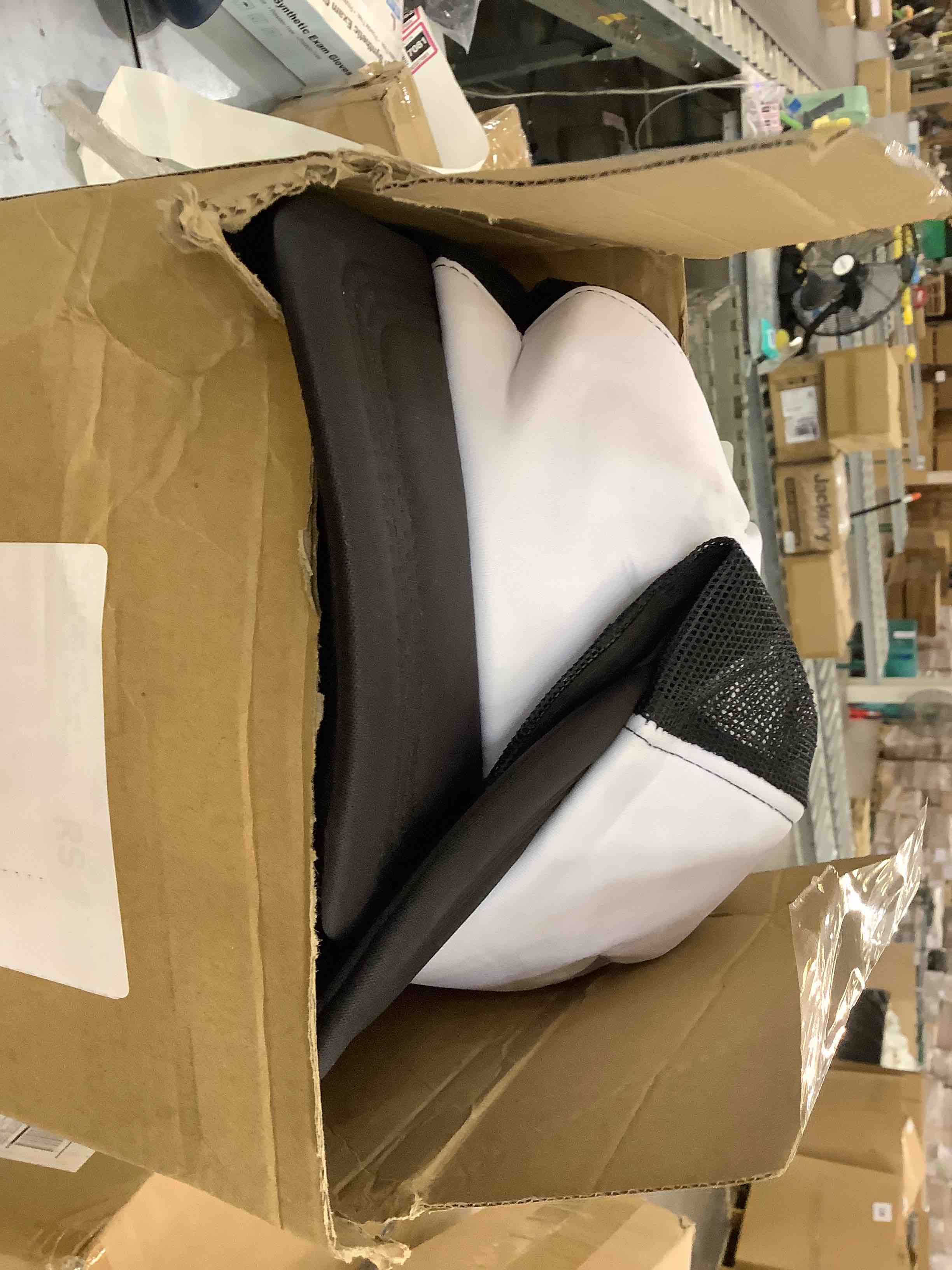 https://s3.amazonaws.com/lotting-images-prod/bidfta/EXS00142996_1689010036381.jpeg