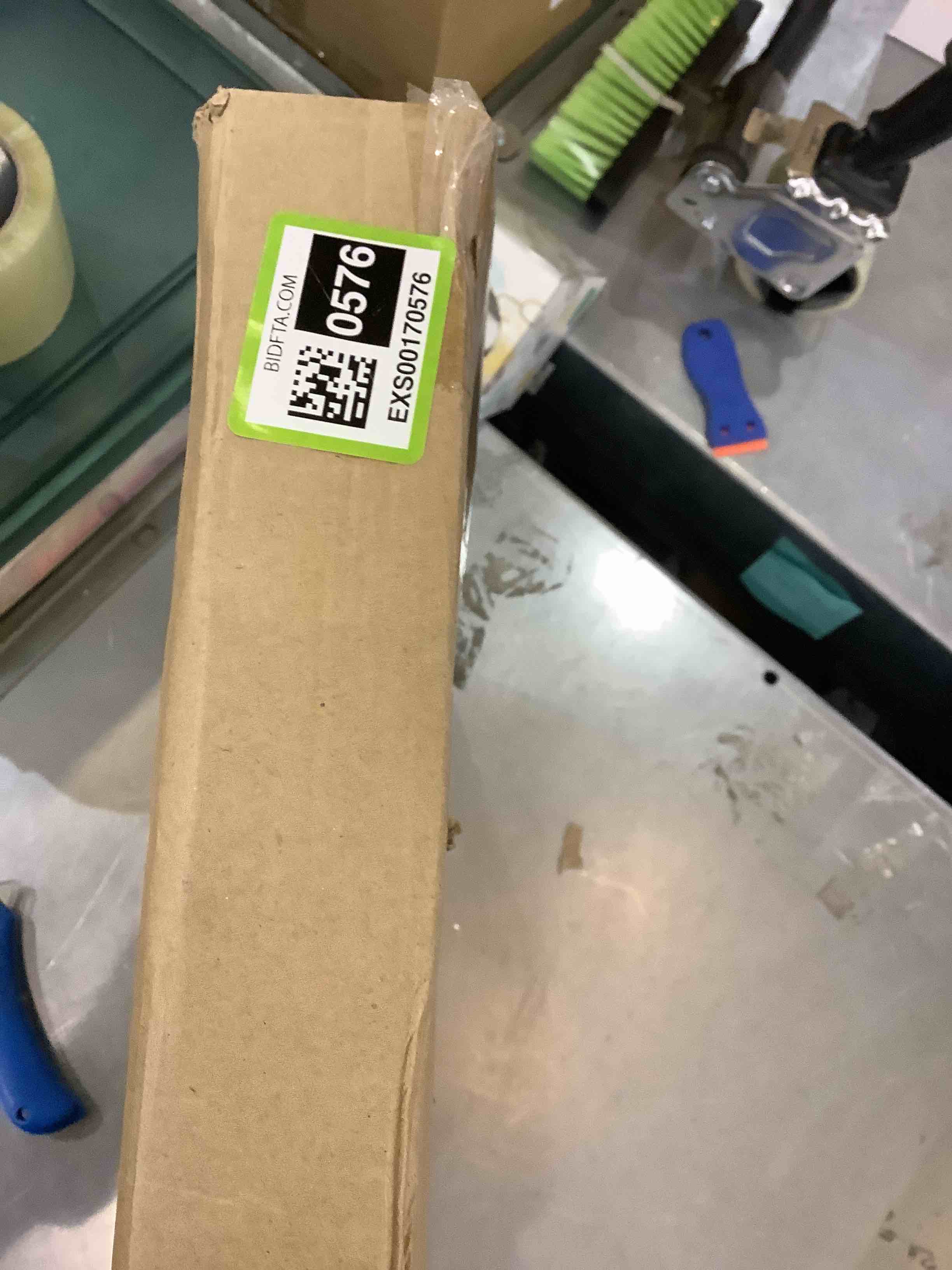 https://s3.amazonaws.com/lotting-images-prod/bidfta/EXS00170576_1681738221243.jpeg