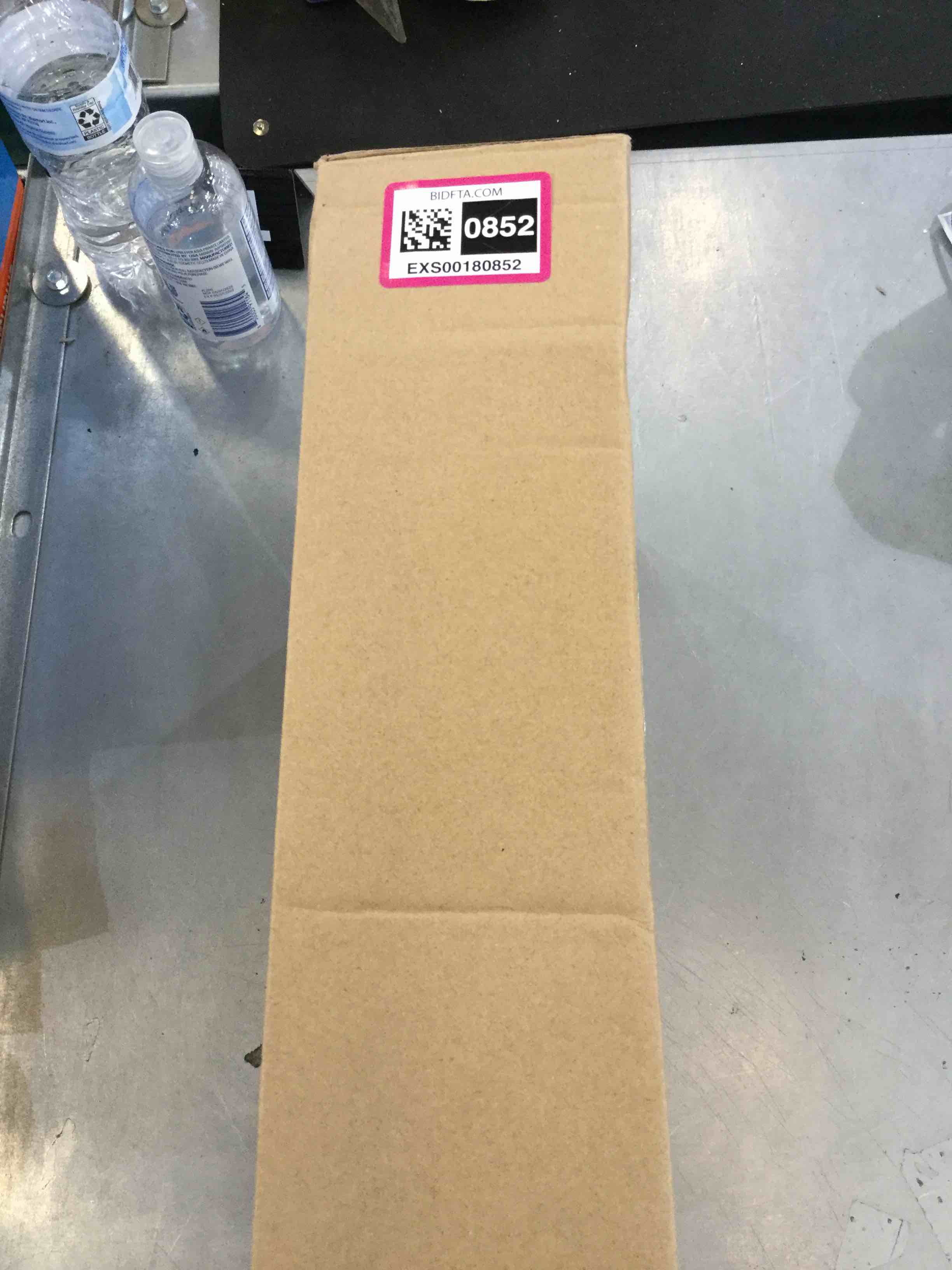 https://s3.amazonaws.com/lotting-images-prod/bidfta/EXS00180852_1684428671321.jpeg