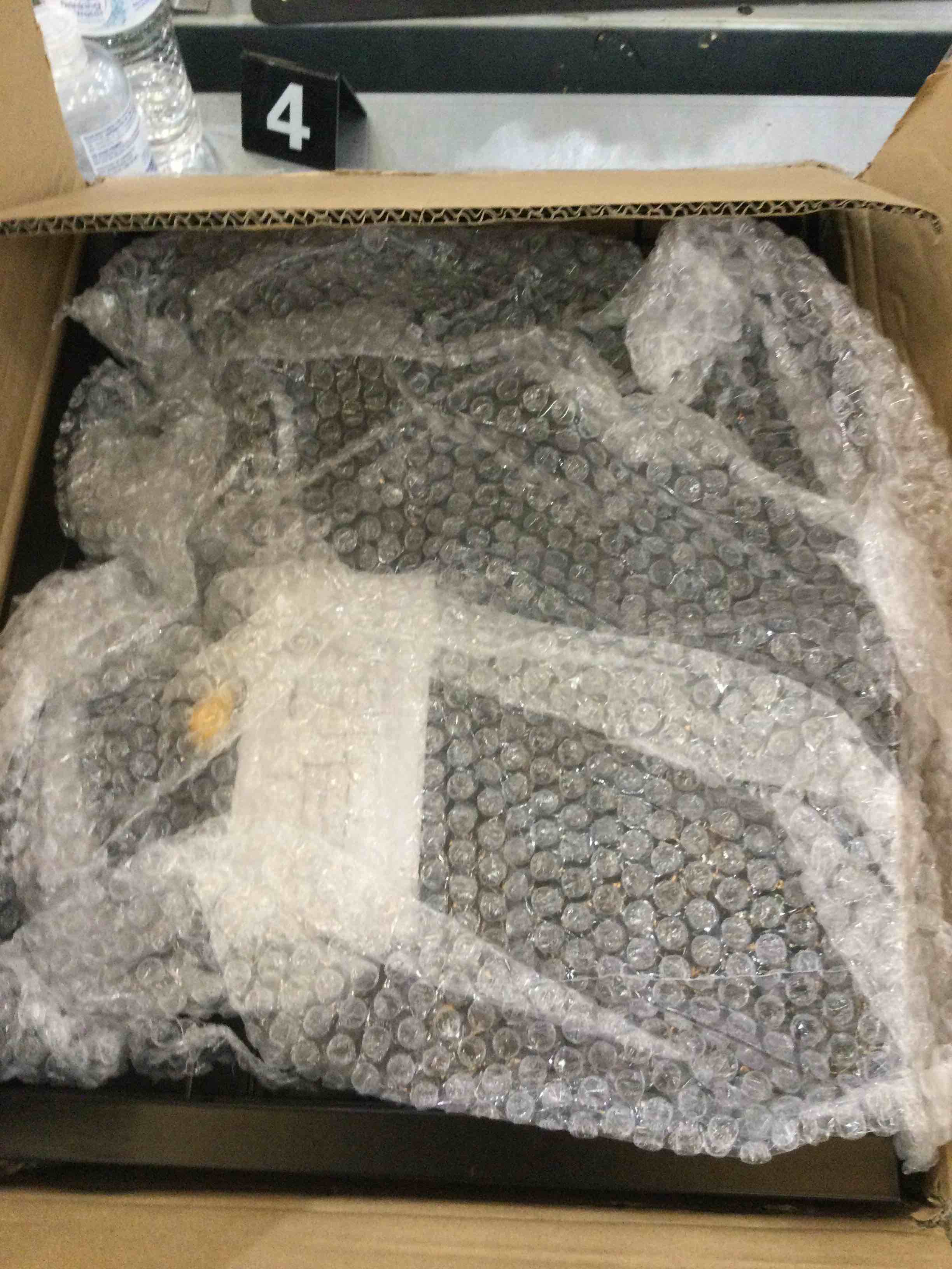https://s3.amazonaws.com/lotting-images-prod/bidfta/EXS00180989_1684518572912.jpeg