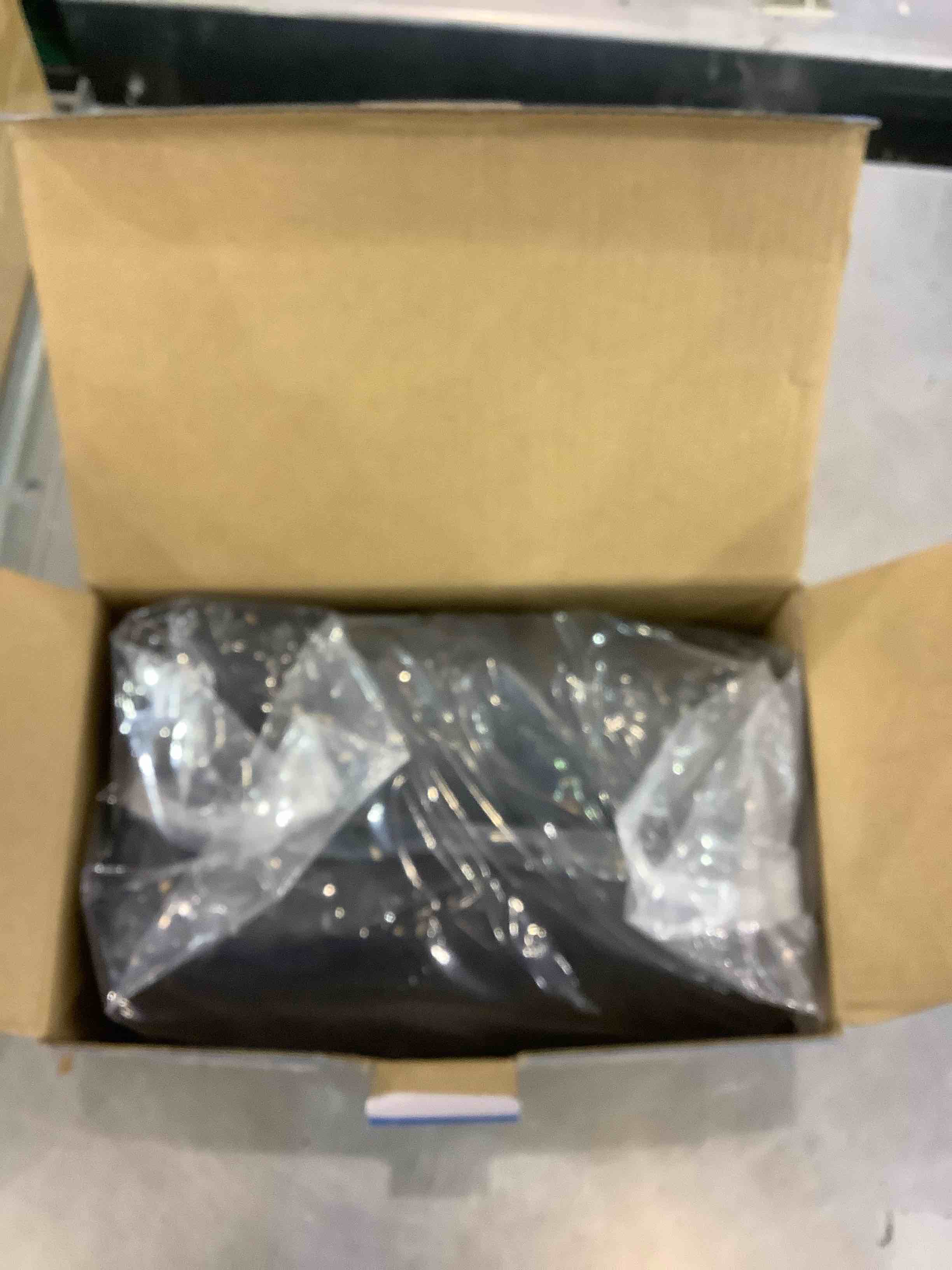 https://s3.amazonaws.com/lotting-images-prod/bidfta/EXS00182683_1682615910898.jpeg