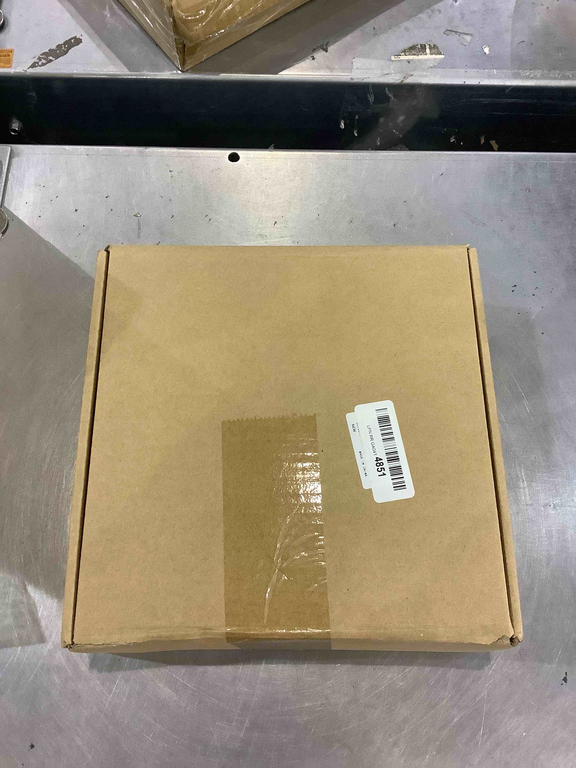 https://s3.amazonaws.com/lotting-images-prod/bidfta/EXS00183170_1683027689922.jpeg